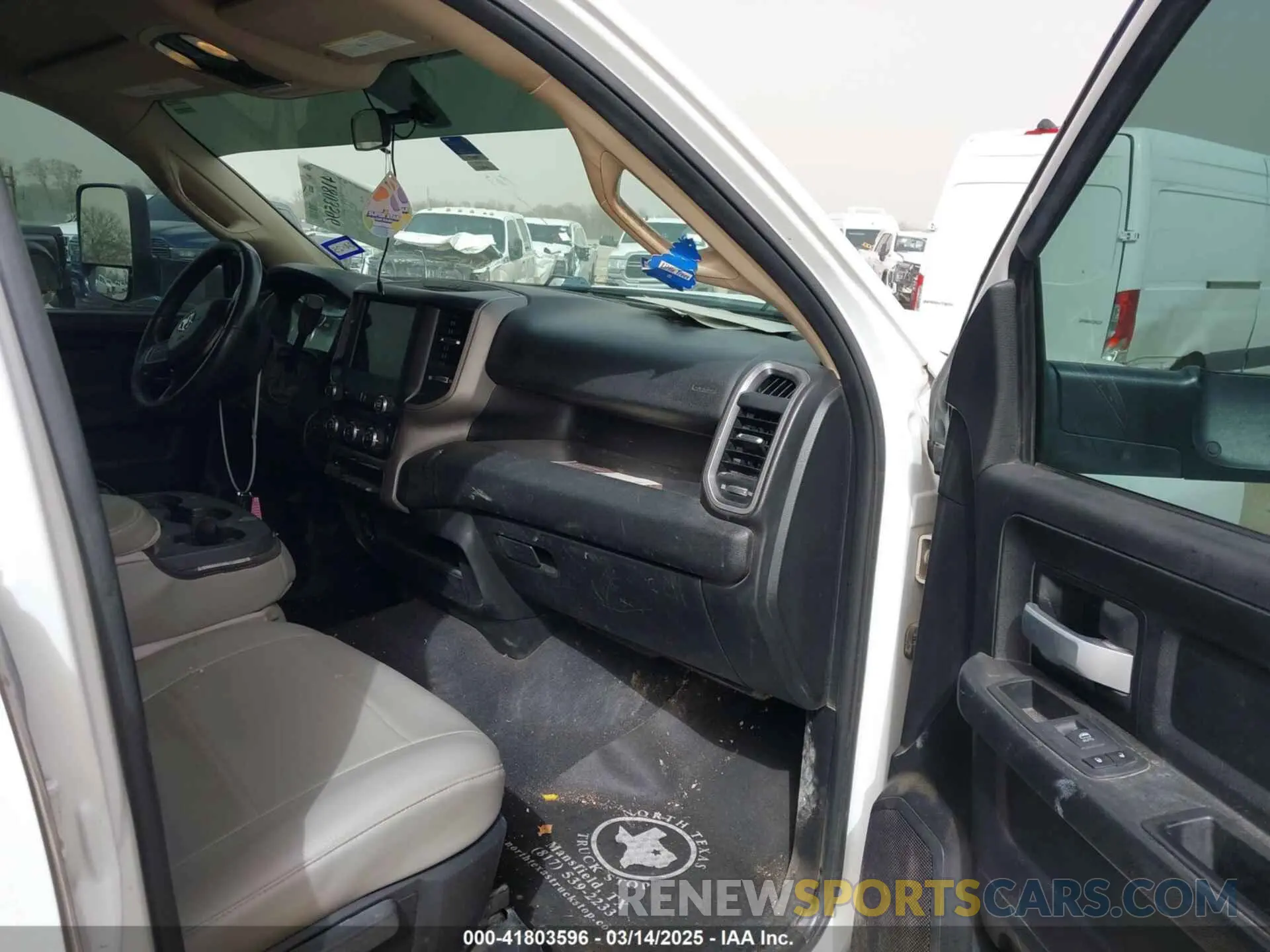 5 Photograph of a damaged car 3C63R3GL6KG642555 RAM 3500 2019