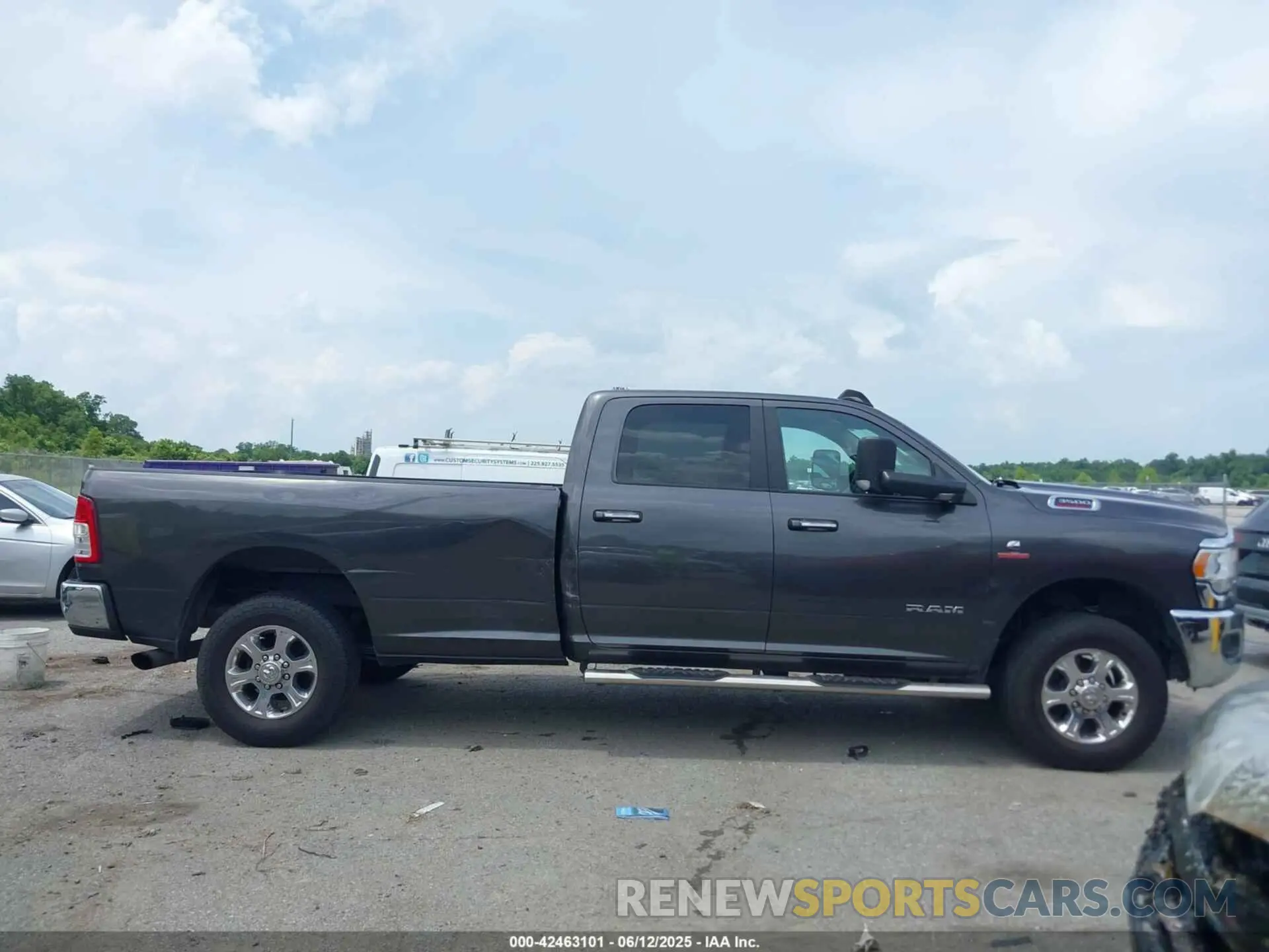 13 Photograph of a damaged car 3C63R3HL5KG610212 RAM 3500 2019