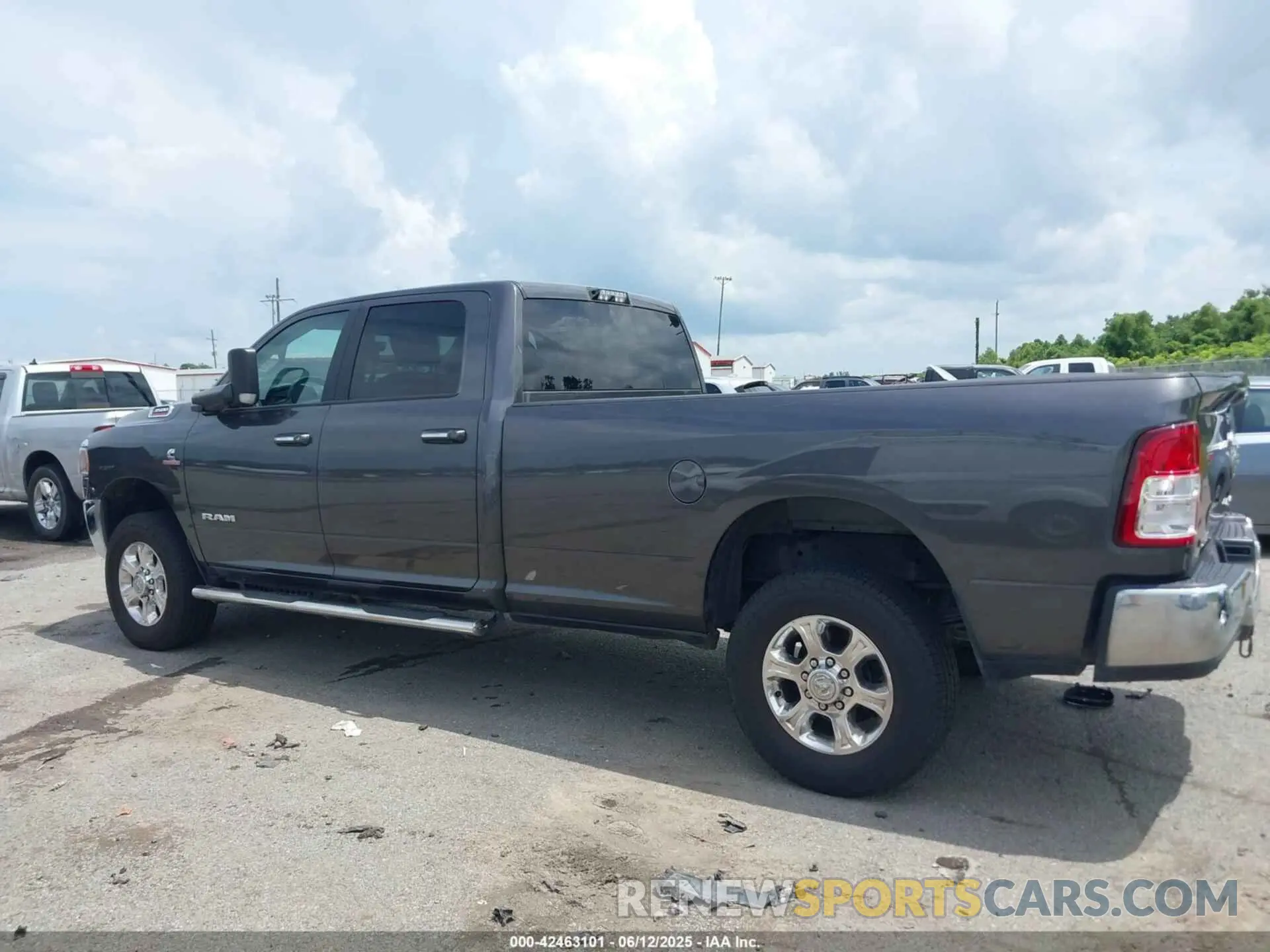 14 Photograph of a damaged car 3C63R3HL5KG610212 RAM 3500 2019