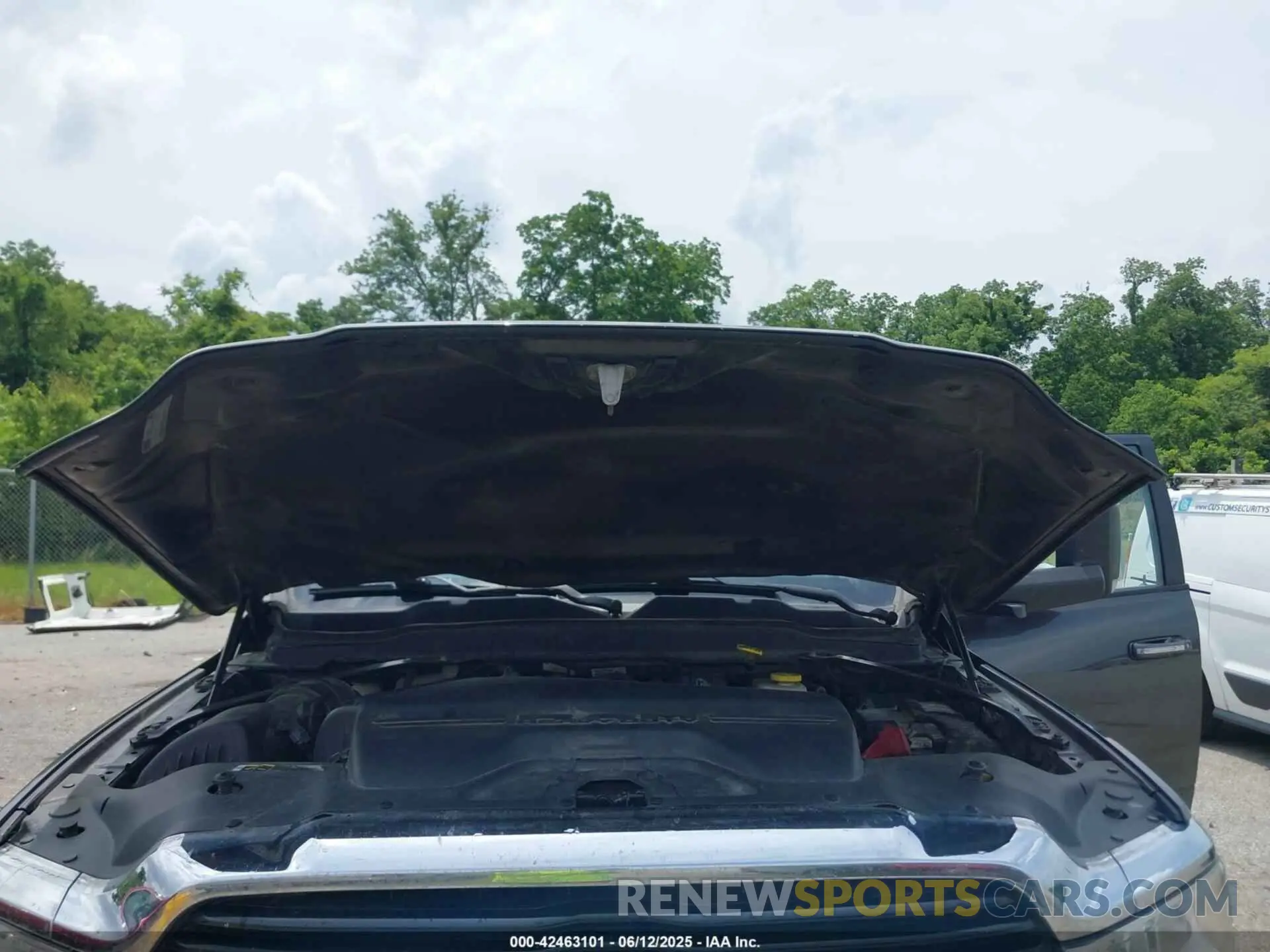9 Photograph of a damaged car 3C63R3HL5KG610212 RAM 3500 2019