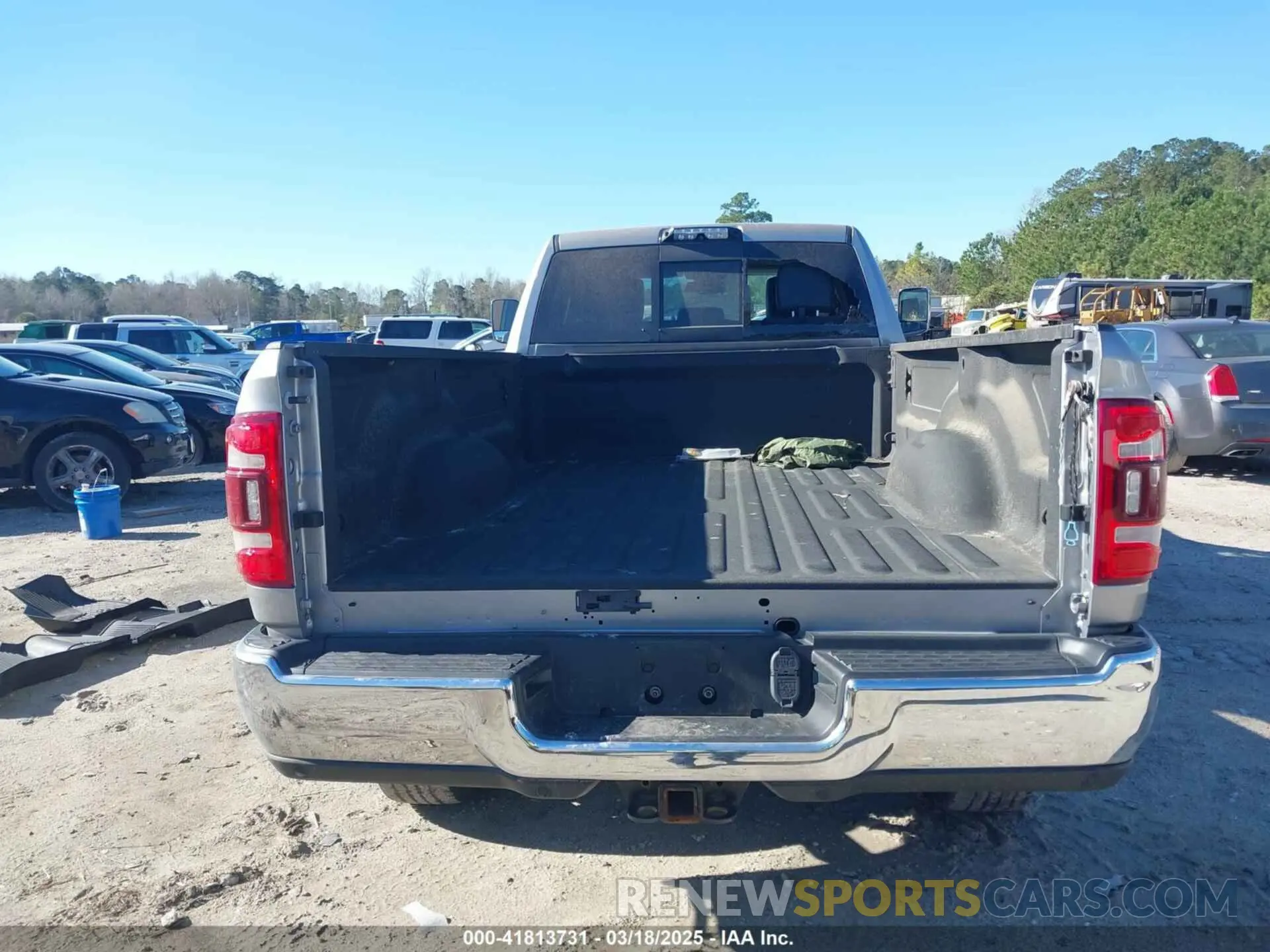 15 Photograph of a damaged car 3C63R3JL4KG716015 RAM 3500 2019