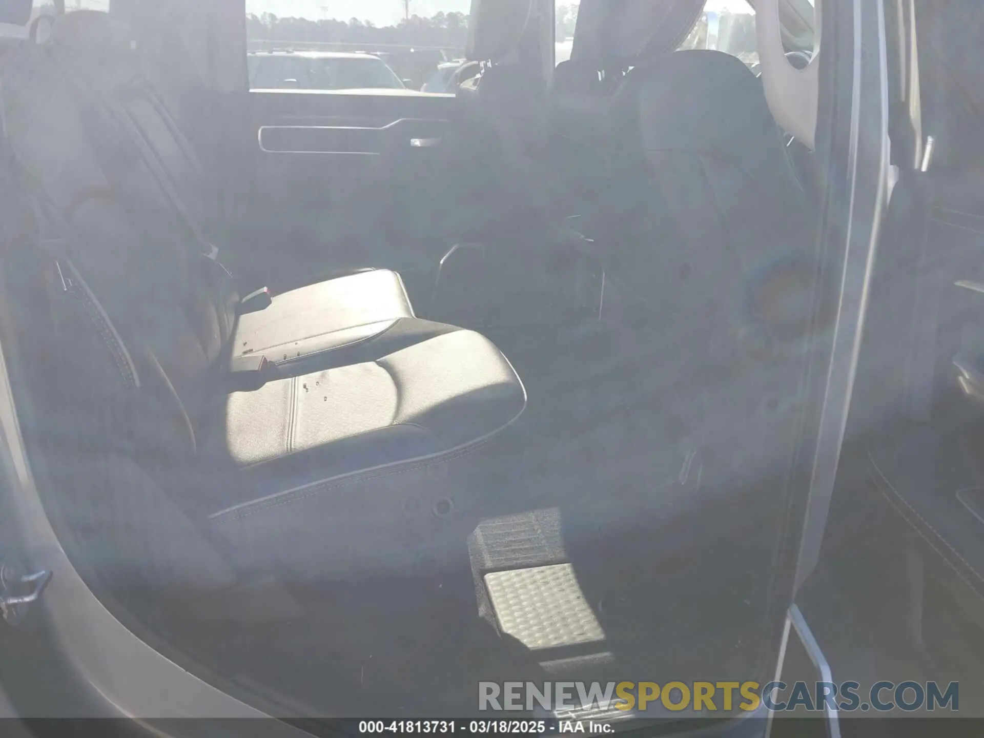 8 Photograph of a damaged car 3C63R3JL4KG716015 RAM 3500 2019
