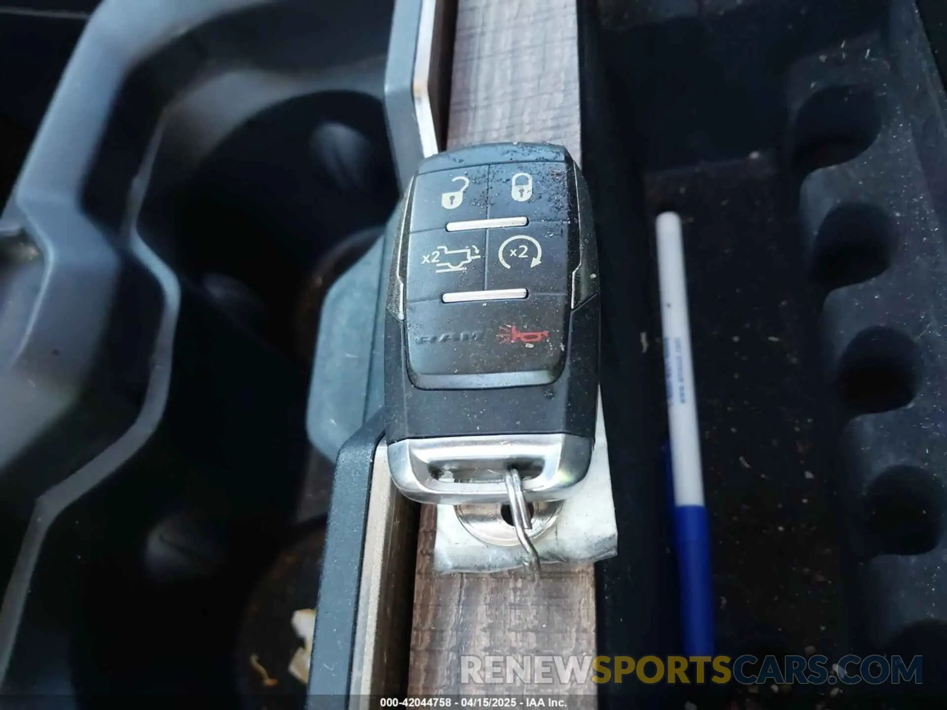 11 Photograph of a damaged car 3C63RPKL7KG560333 RAM 3500 2019
