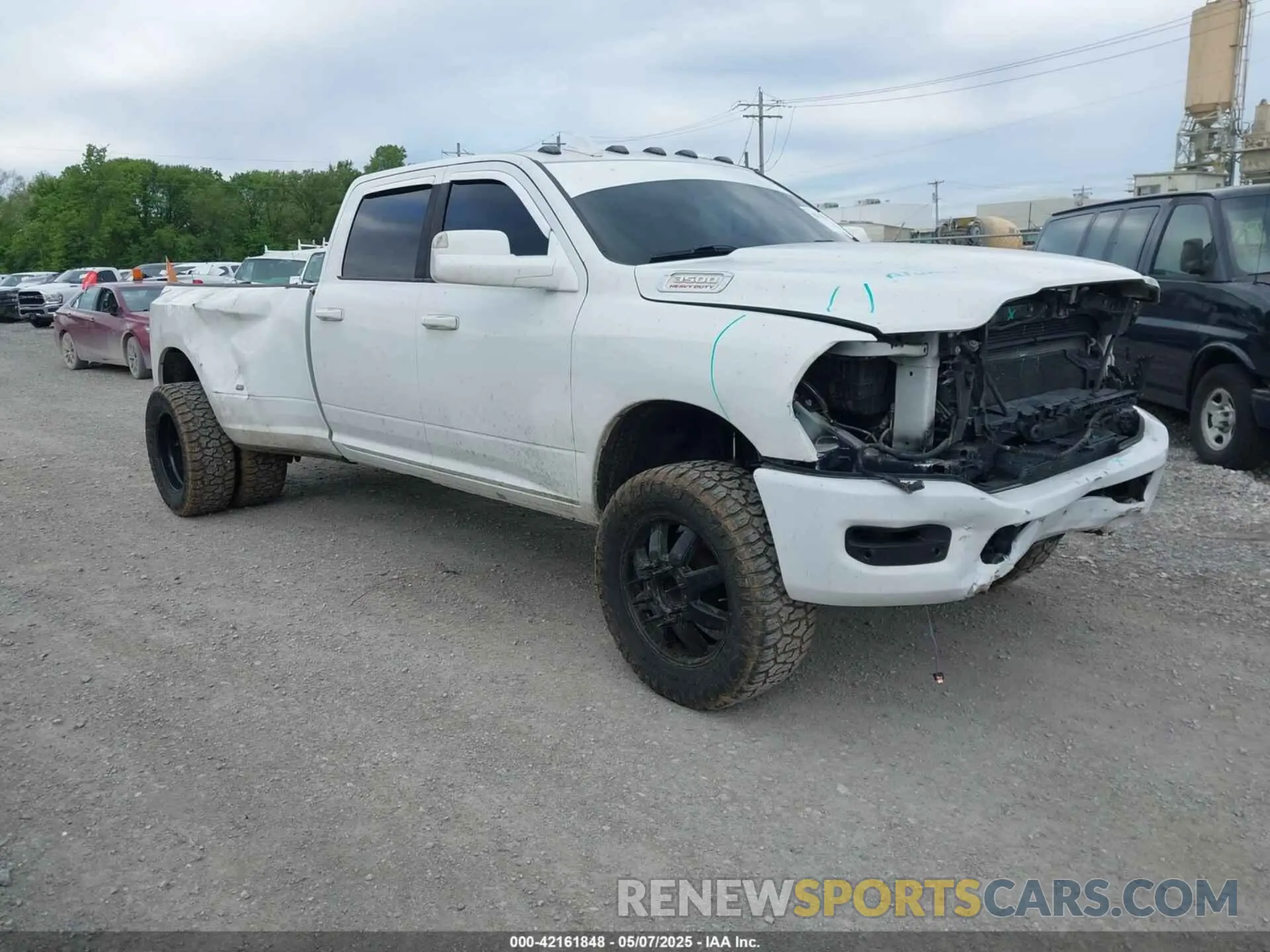 1 Photograph of a damaged car 3C63RRGL4KG557958 RAM 3500 2019