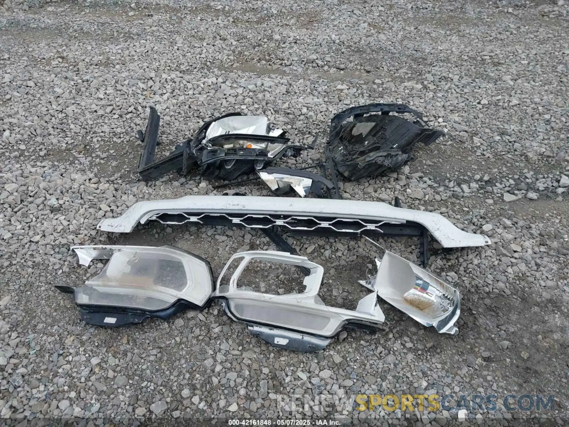 12 Photograph of a damaged car 3C63RRGL4KG557958 RAM 3500 2019