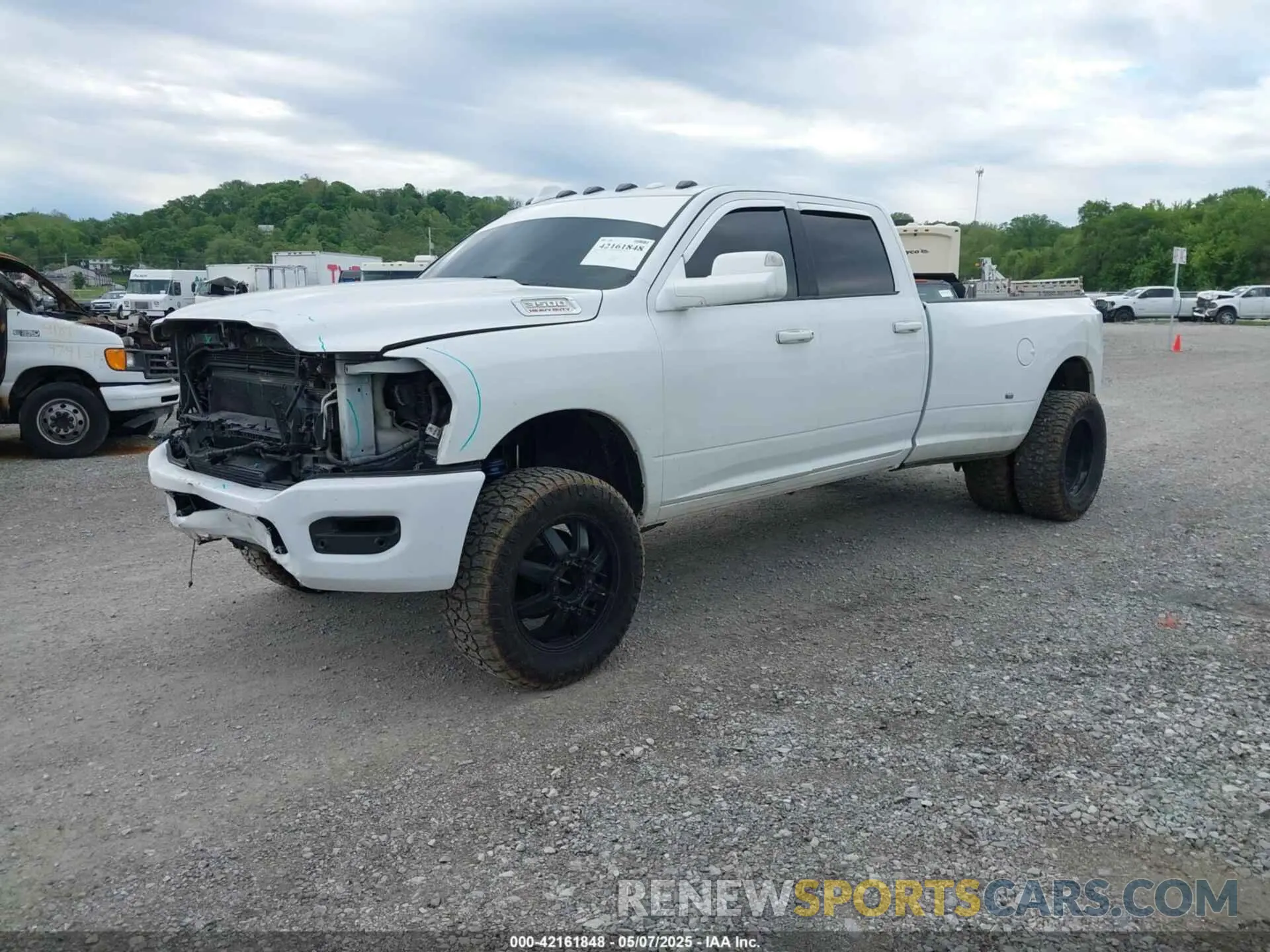 2 Photograph of a damaged car 3C63RRGL4KG557958 RAM 3500 2019