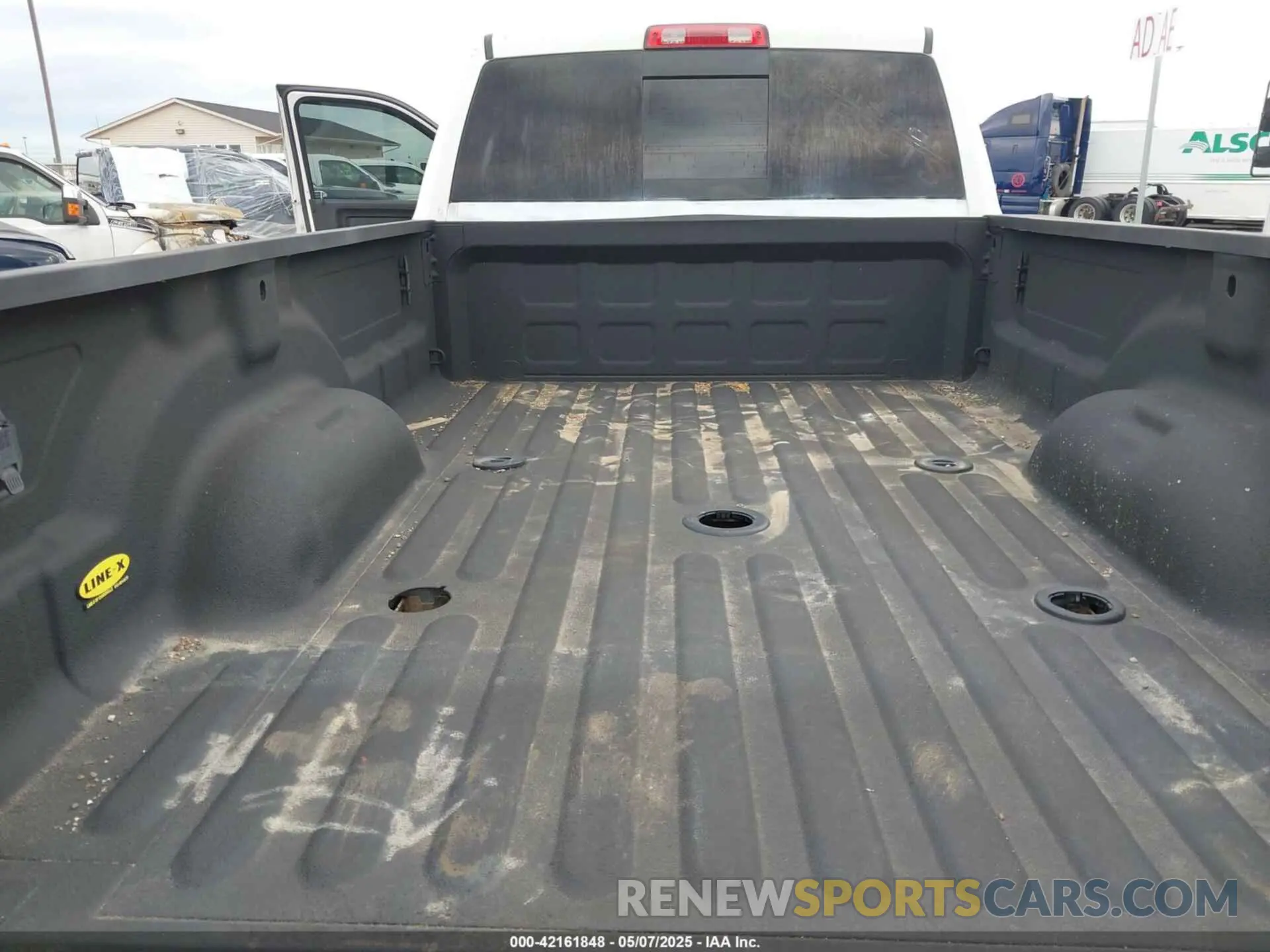 6 Photograph of a damaged car 3C63RRGL4KG557958 RAM 3500 2019