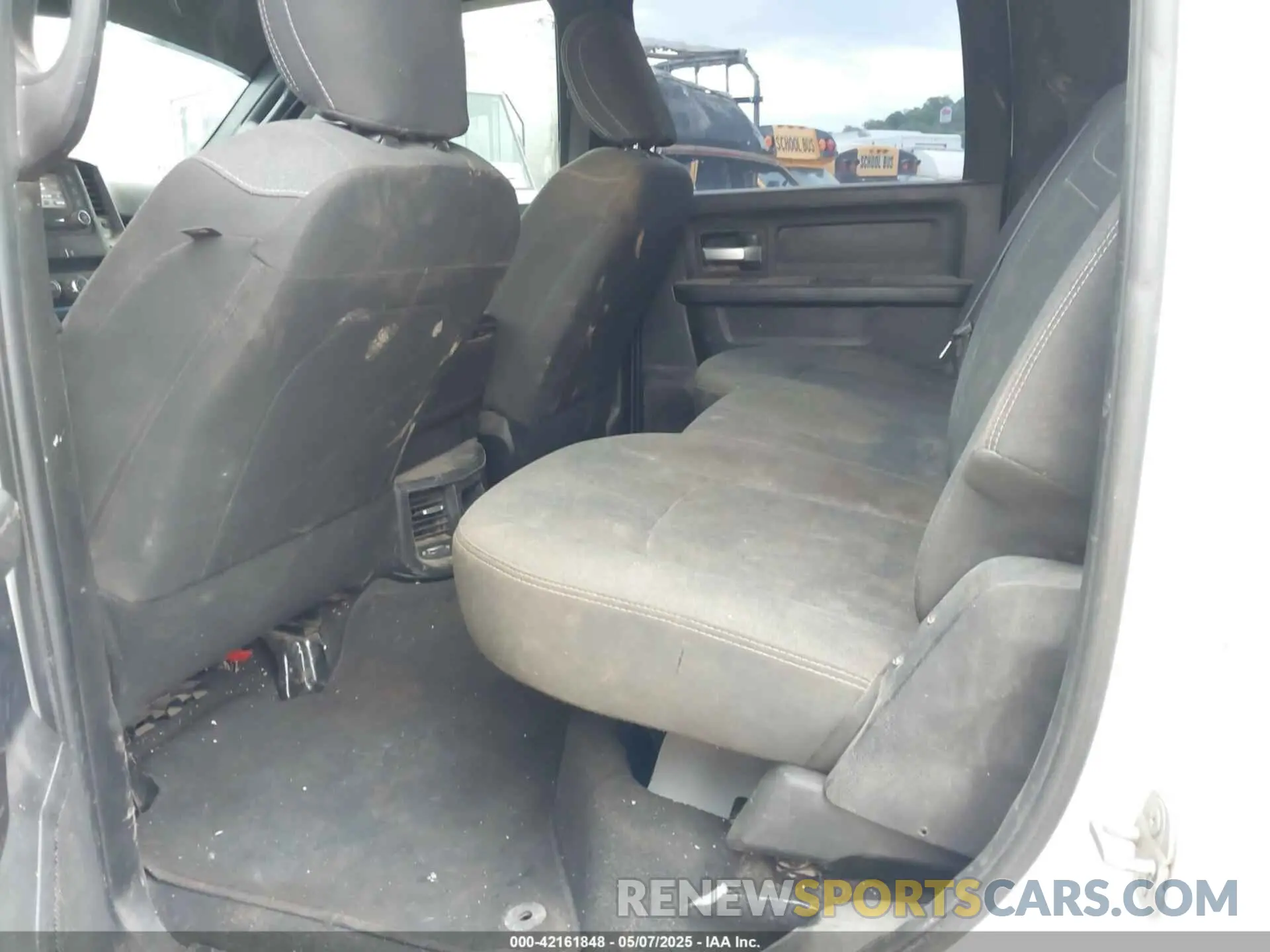 7 Photograph of a damaged car 3C63RRGL4KG557958 RAM 3500 2019