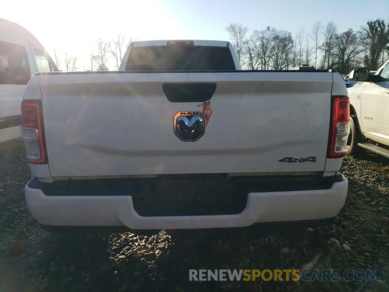 6 Photograph of a damaged car 3C63RRGL4KG629015 RAM 3500 2019