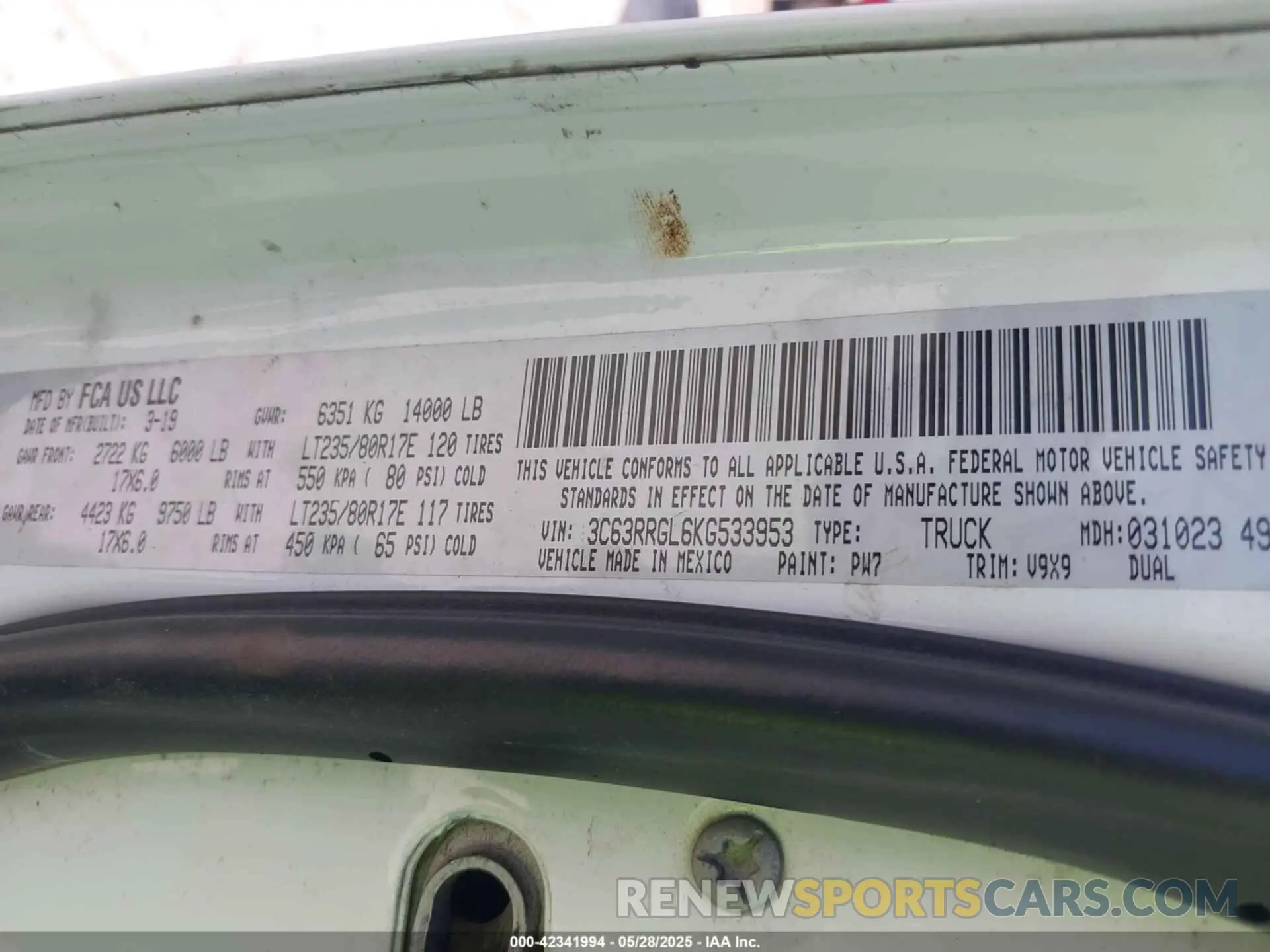 8 Photograph of a damaged car 3C63RRGL6KG533953 RAM 3500 2019