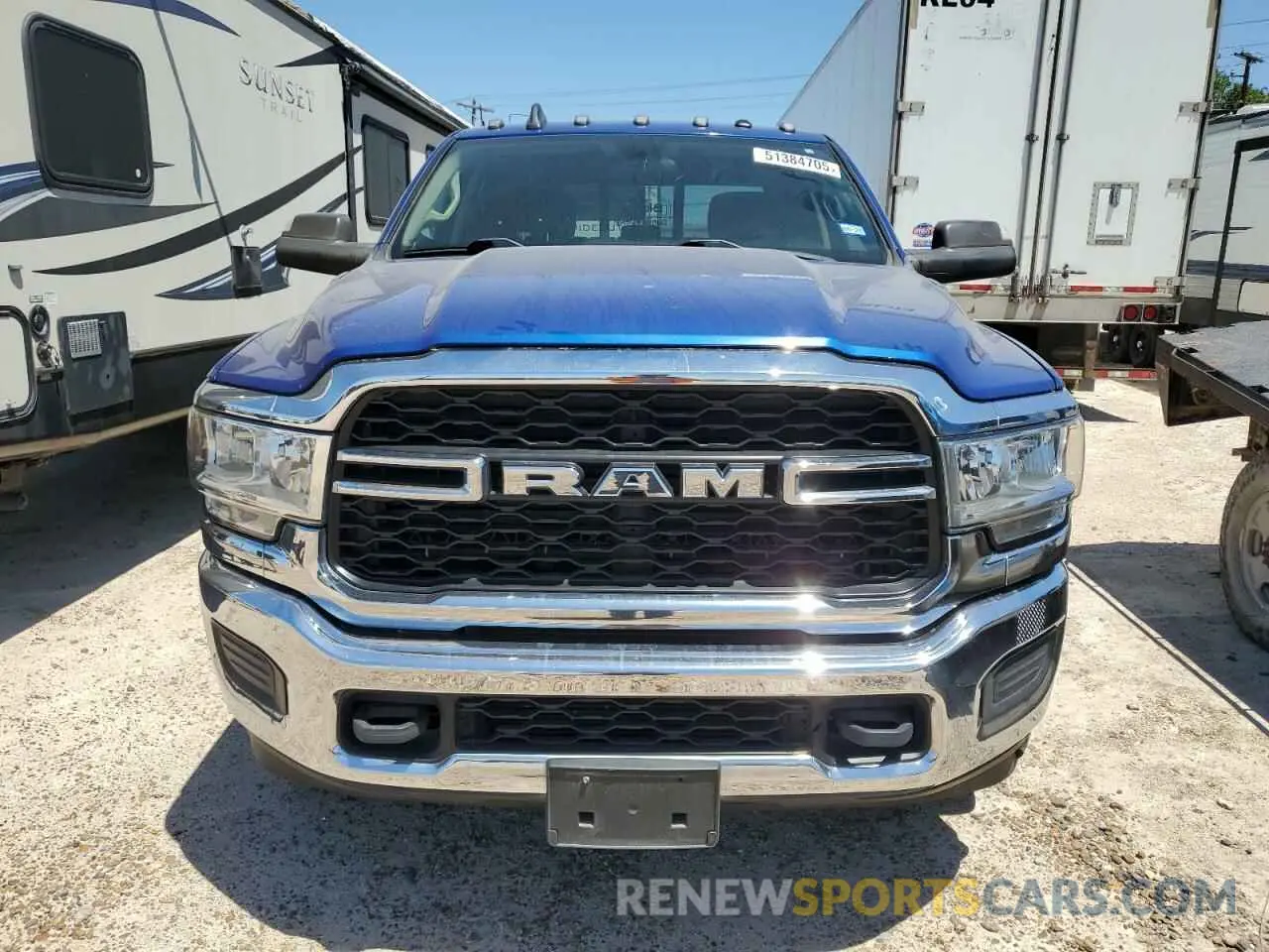 5 Photograph of a damaged car 3C63RRGL8KG596083 RAM 3500 2019