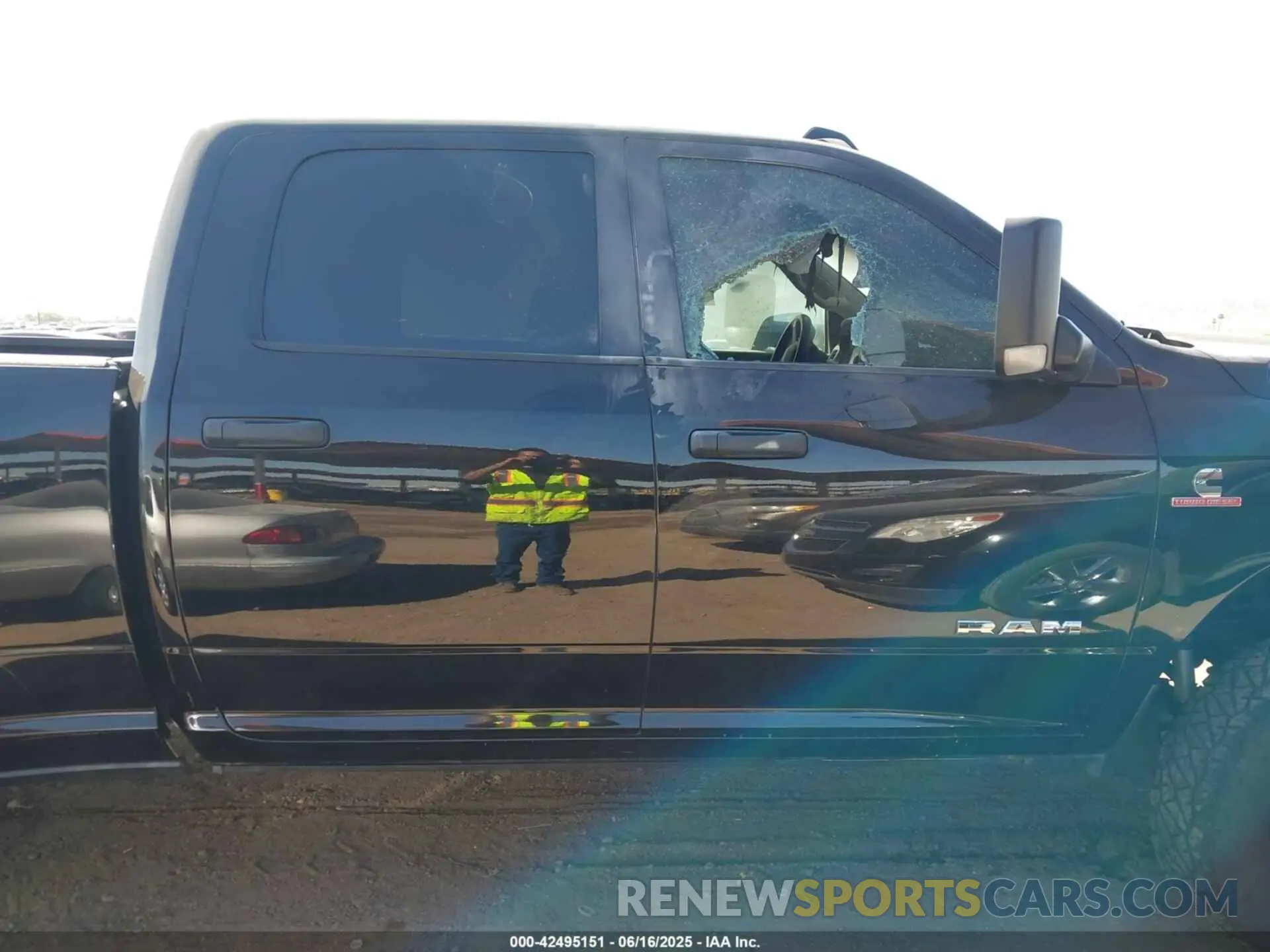 12 Photograph of a damaged car 3C63RRGL9KG662706 RAM 3500 2019