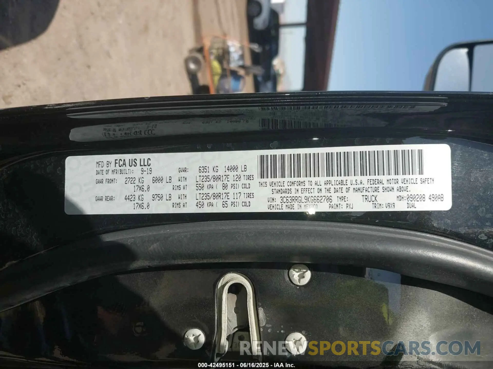 9 Photograph of a damaged car 3C63RRGL9KG662706 RAM 3500 2019
