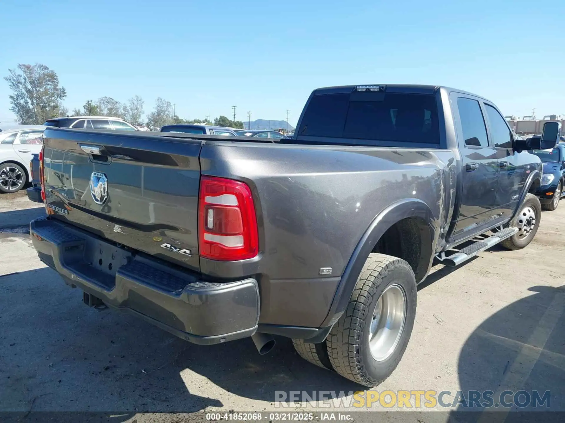 4 Photograph of a damaged car 3C63RRJL7KG537146 RAM 3500 2019