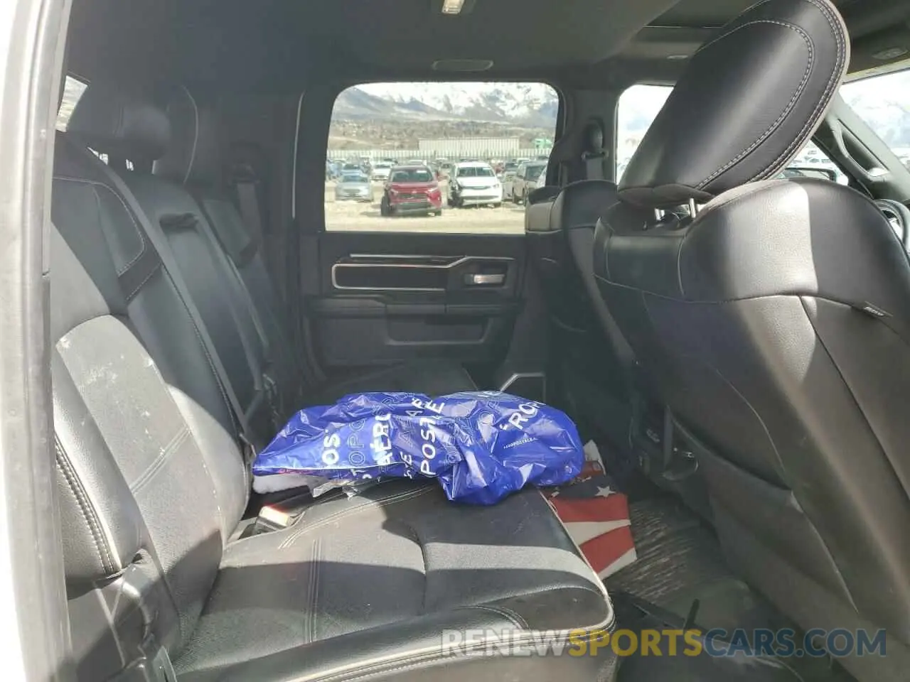 10 Photograph of a damaged car 3C63R3ML9LG129287 RAM 3500 2020