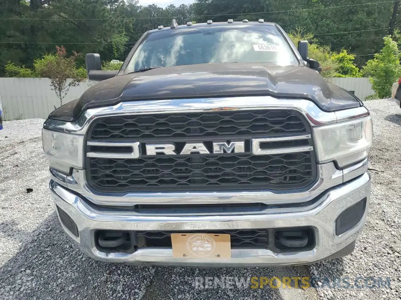 5 Photograph of a damaged car 3C63RRGL1LG190776 RAM 3500 2020