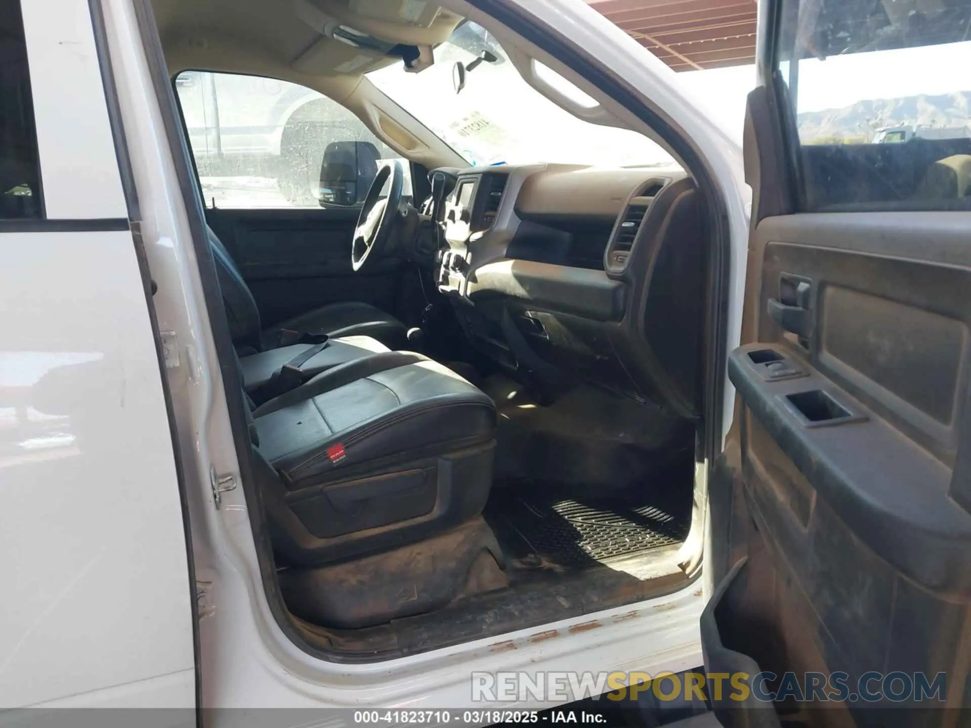 5 Photograph of a damaged car 3C63RRGL3LG233899 RAM 3500 2020