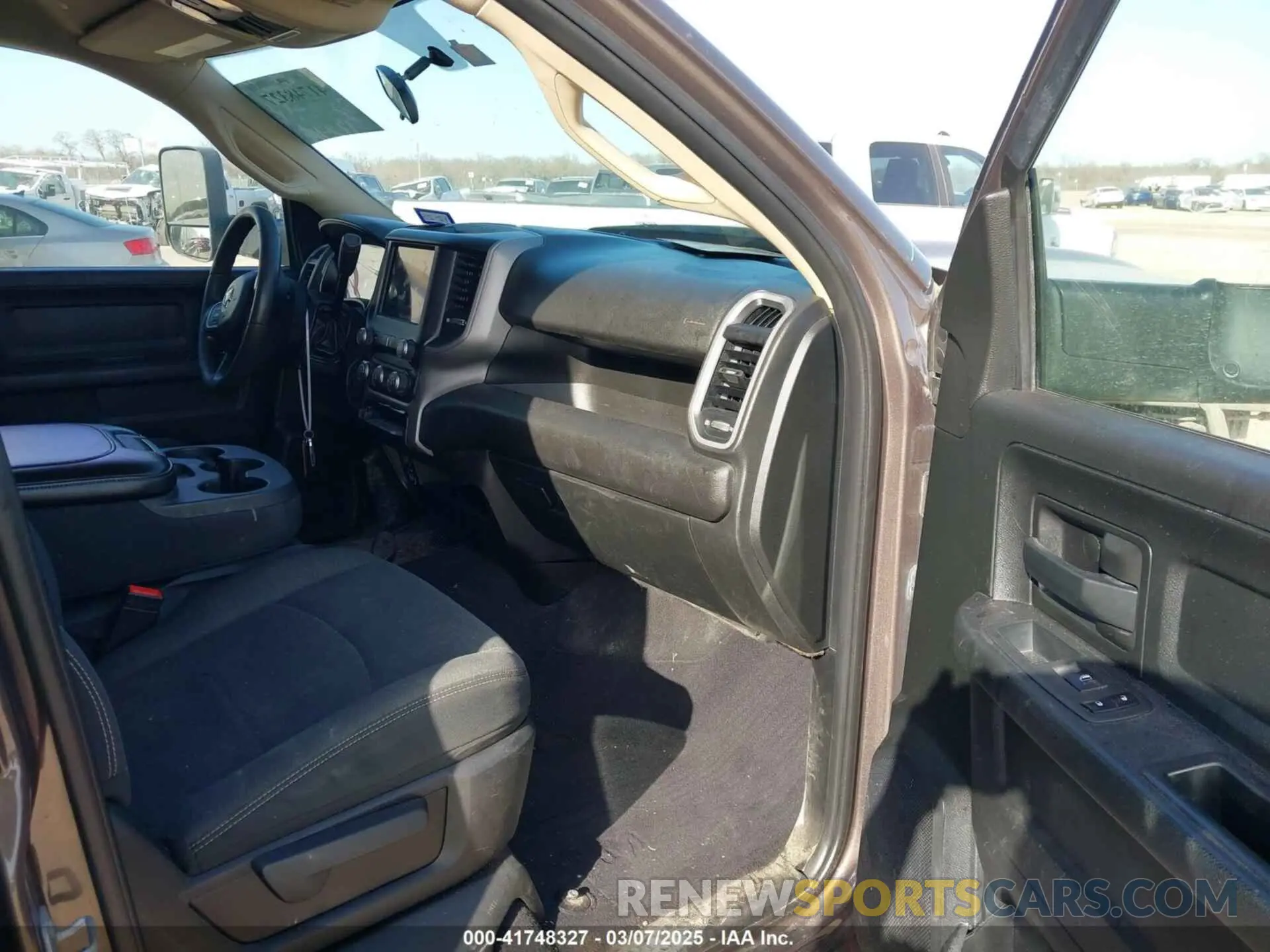 5 Photograph of a damaged car 3C63RRGL3LG241856 RAM 3500 2020