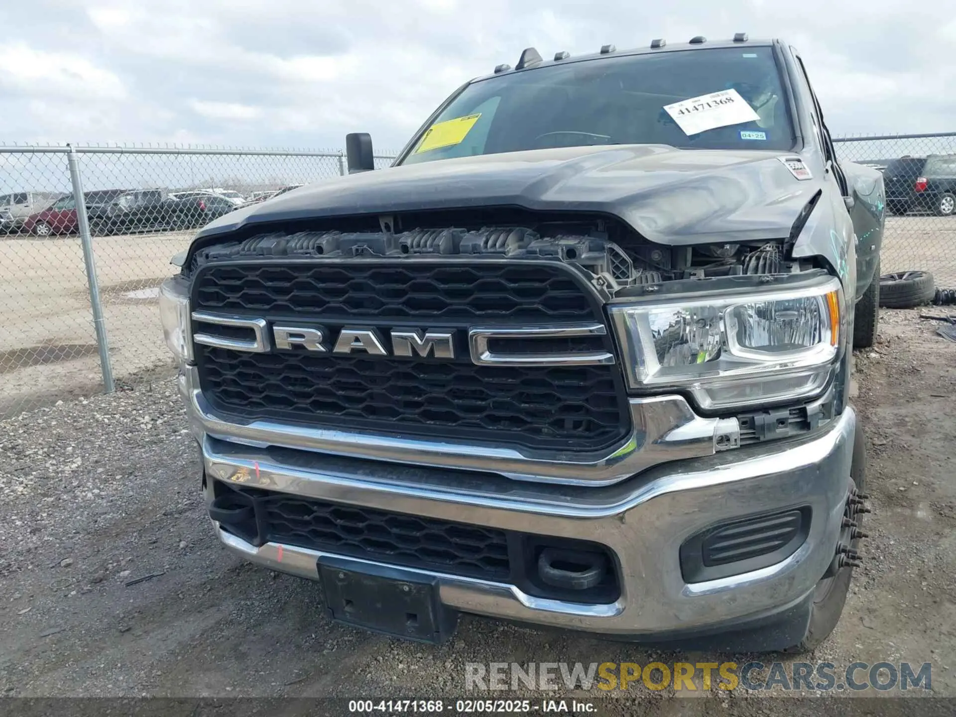 13 Photograph of a damaged car 3C63RRGL5LG219566 RAM 3500 2020