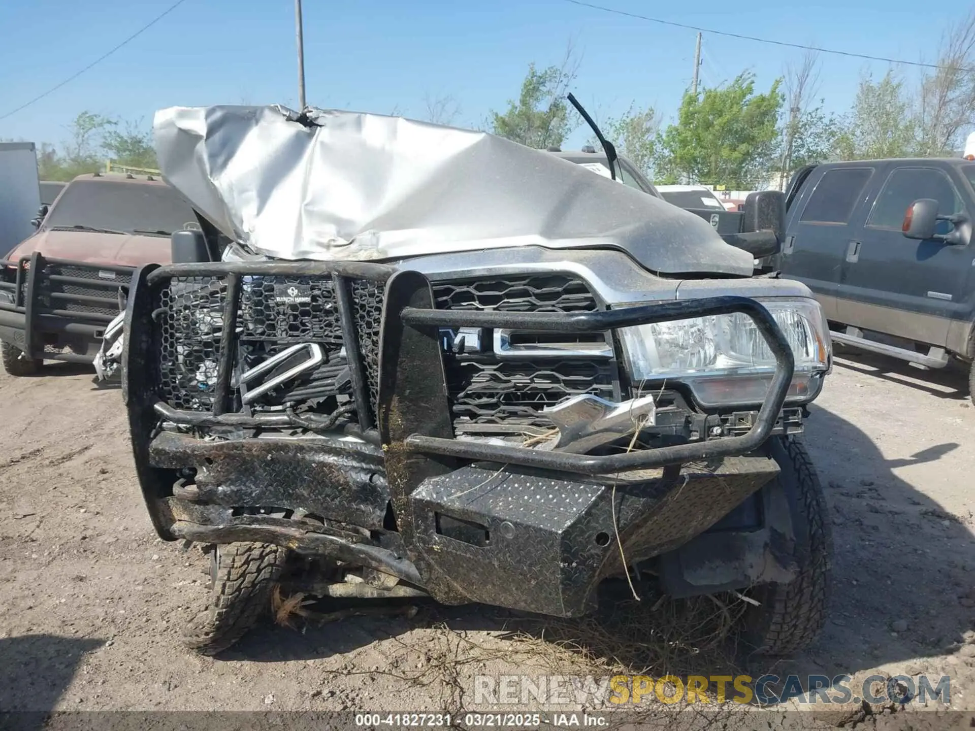 12 Photograph of a damaged car 3C63RRGLXLG114067 RAM 3500 2020