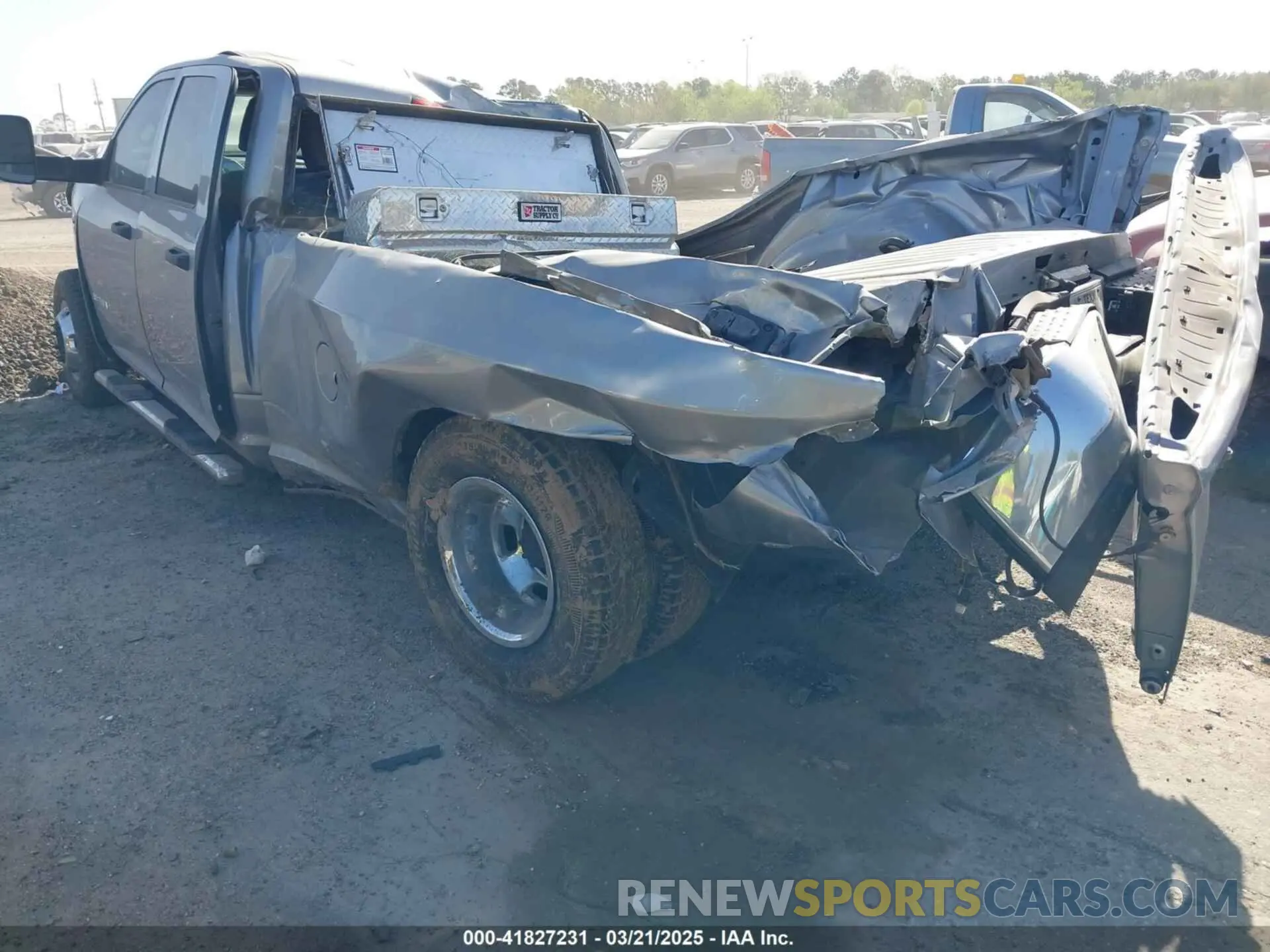 3 Photograph of a damaged car 3C63RRGLXLG114067 RAM 3500 2020