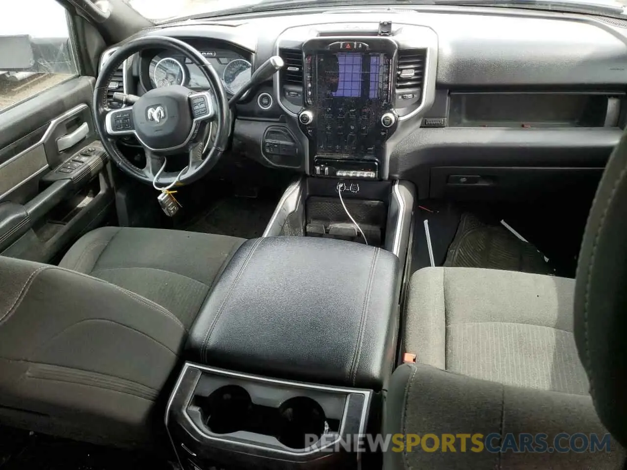 8 Photograph of a damaged car 3C63RRHLXLG232845 RAM 3500 2020