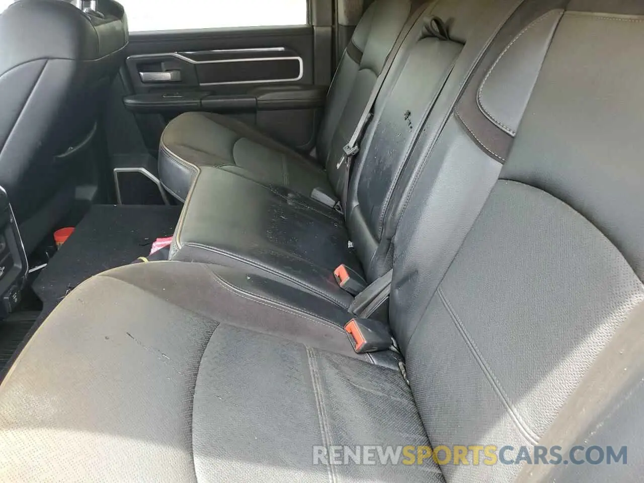 10 Photograph of a damaged car 3C63RRJL9LG176133 RAM 3500 2020