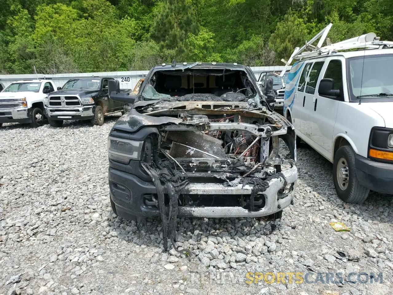 5 Photograph of a damaged car 3C63RRJL9LG176133 RAM 3500 2020