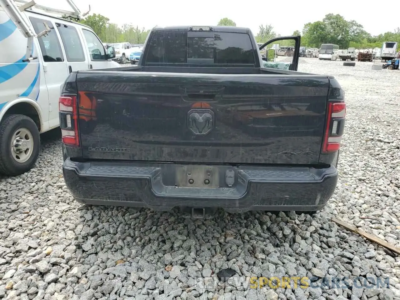 6 Photograph of a damaged car 3C63RRJL9LG176133 RAM 3500 2020
