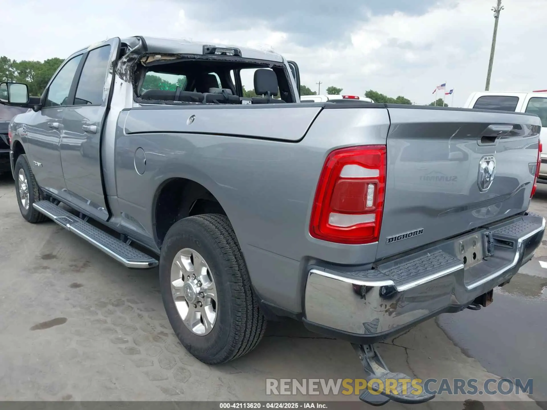 3 Photograph of a damaged car 3C63R2DLXMG602531 RAM 3500 2021