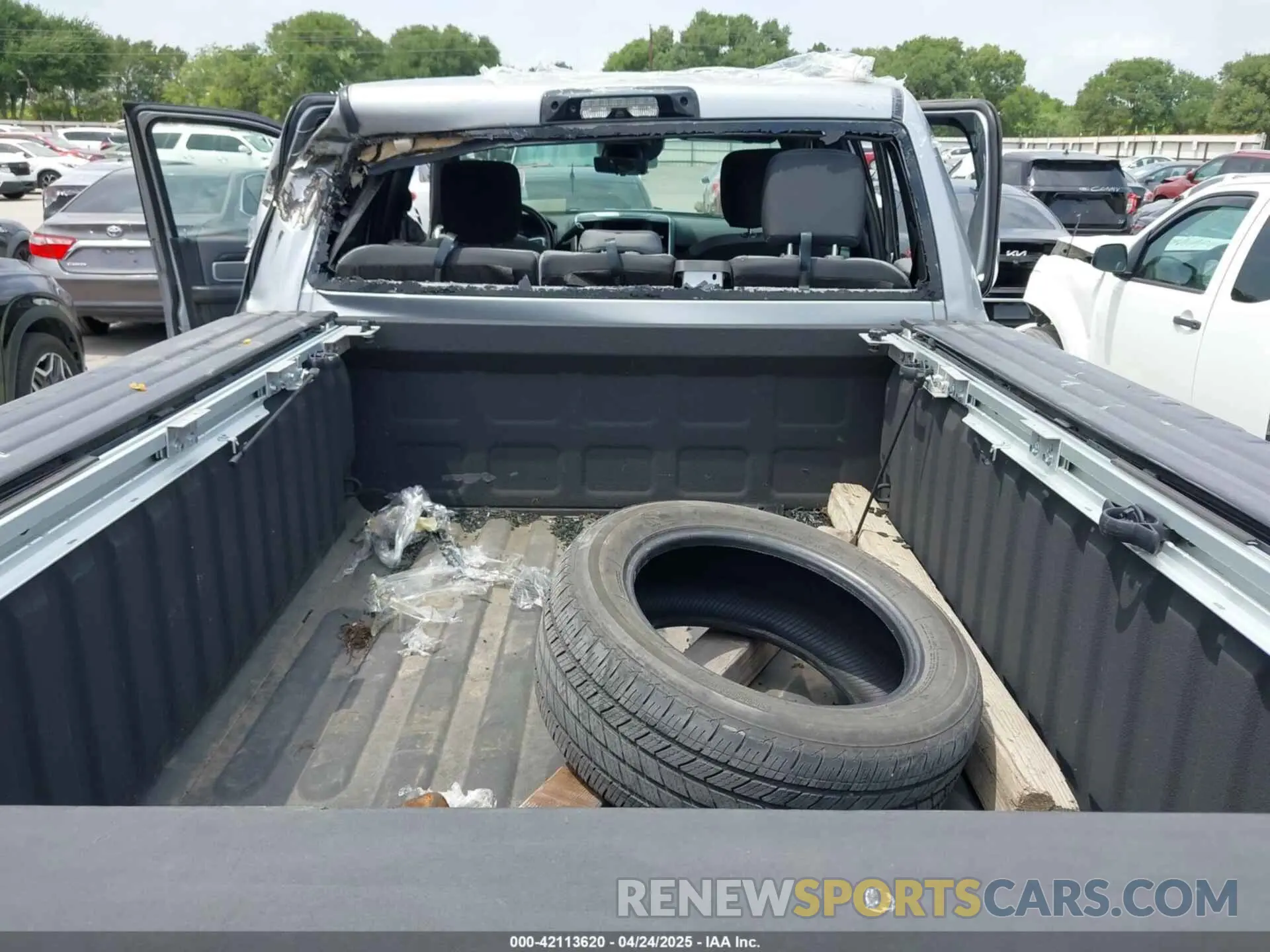 6 Photograph of a damaged car 3C63R2DLXMG602531 RAM 3500 2021