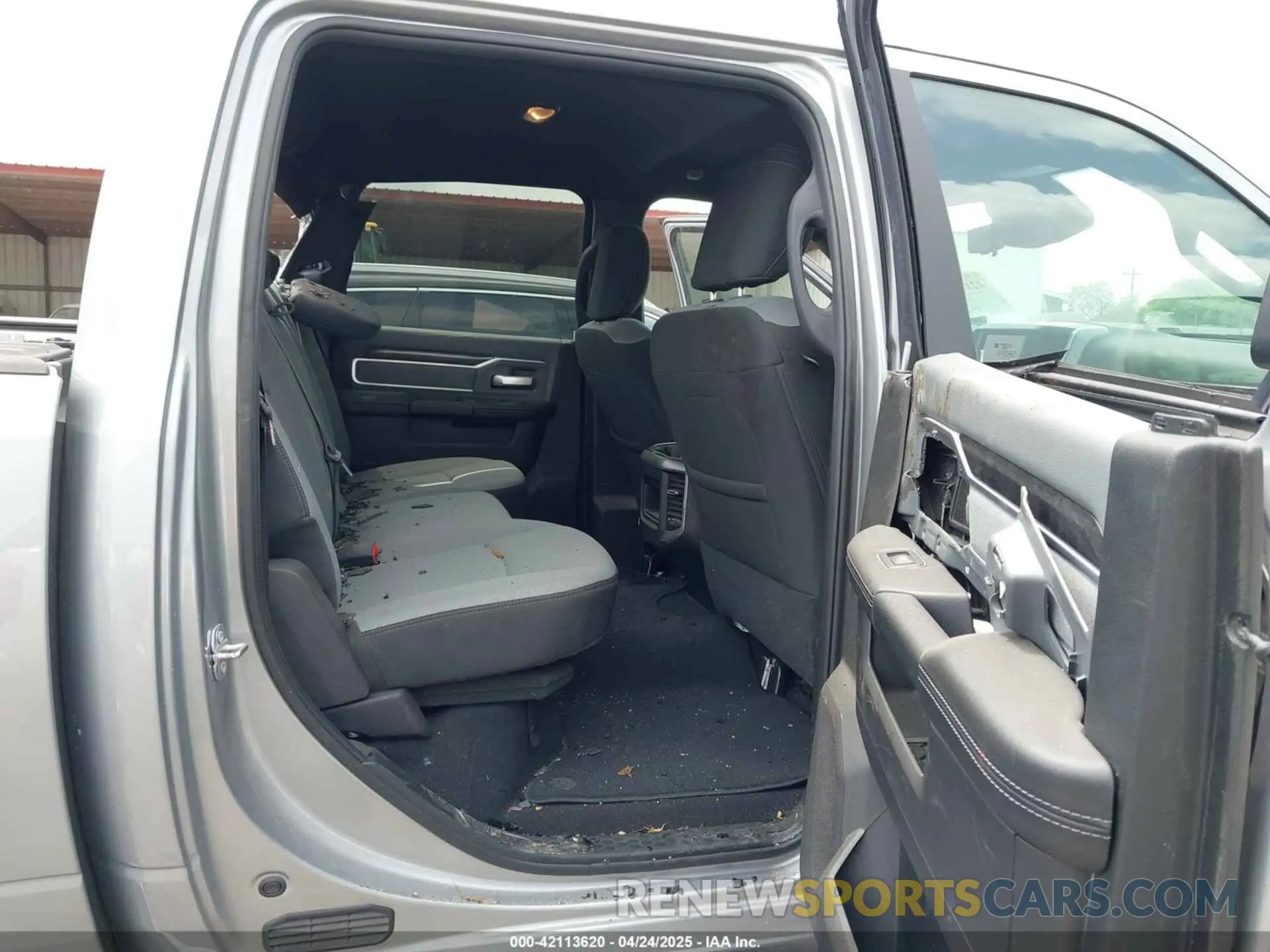 7 Photograph of a damaged car 3C63R2DLXMG602531 RAM 3500 2021
