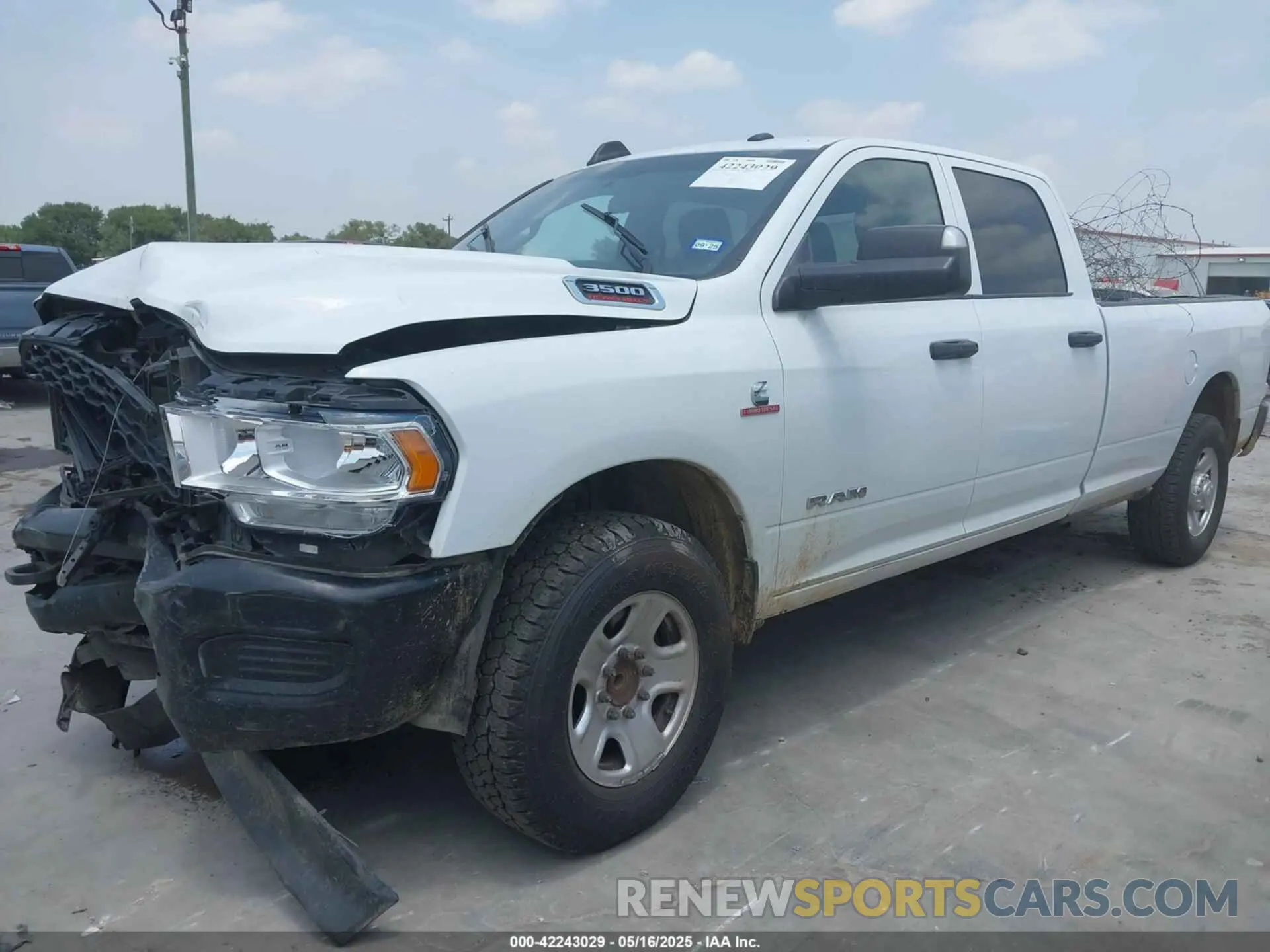 2 Photograph of a damaged car 3C63R2GL2MG504590 RAM 3500 2021