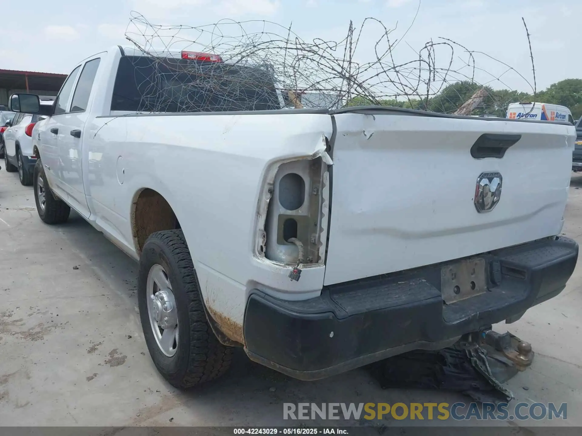 3 Photograph of a damaged car 3C63R2GL2MG504590 RAM 3500 2021