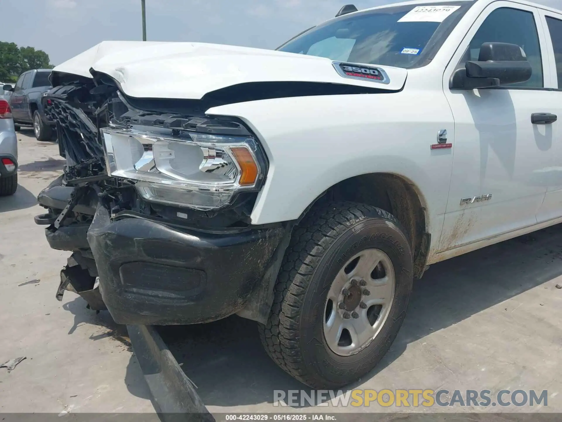 6 Photograph of a damaged car 3C63R2GL2MG504590 RAM 3500 2021
