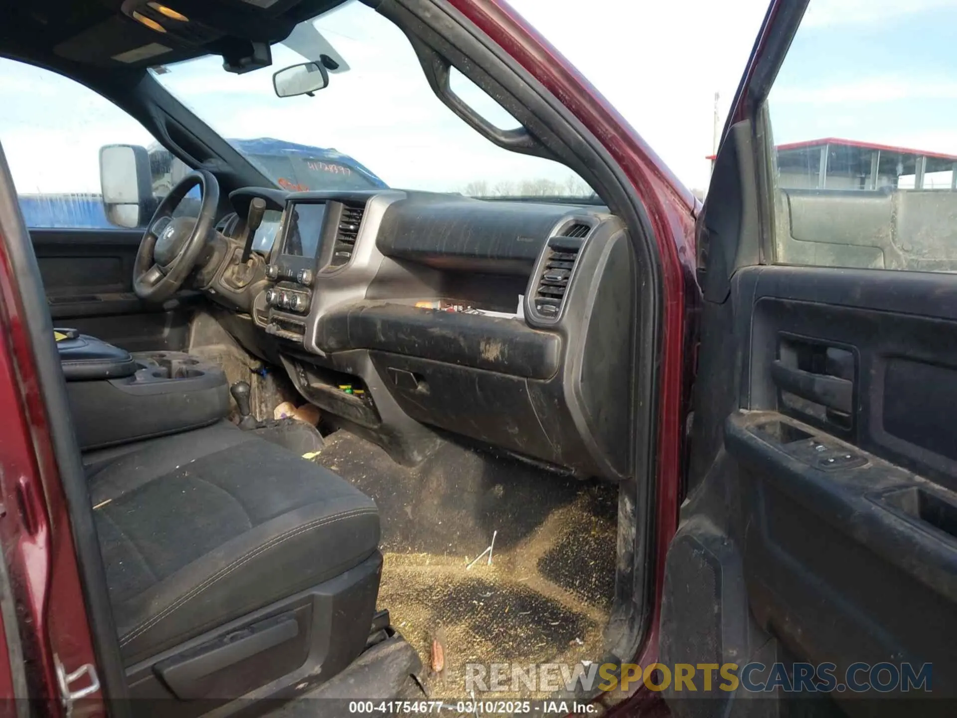 5 Photograph of a damaged car 3C63RRGL0MG588241 RAM 3500 2021
