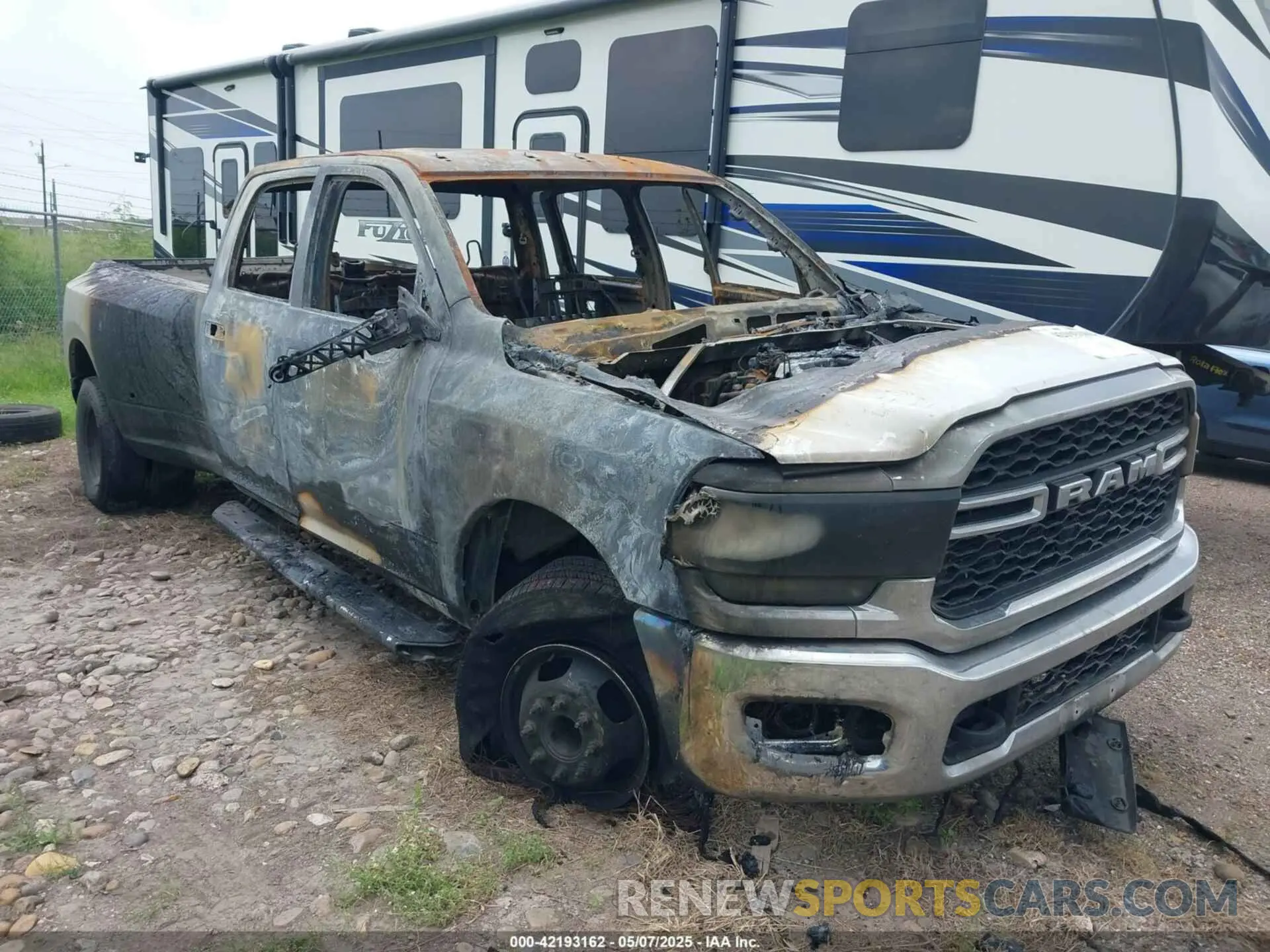 2 Photograph of a damaged car 3C63RRGL1MG549559 RAM 3500 2021