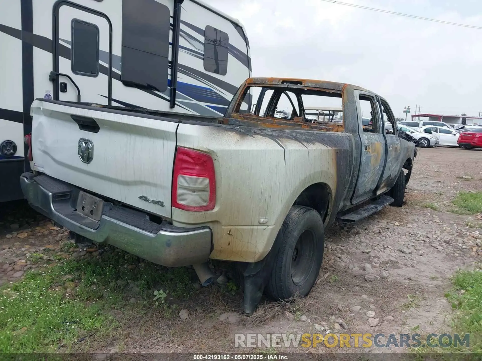 3 Photograph of a damaged car 3C63RRGL1MG549559 RAM 3500 2021