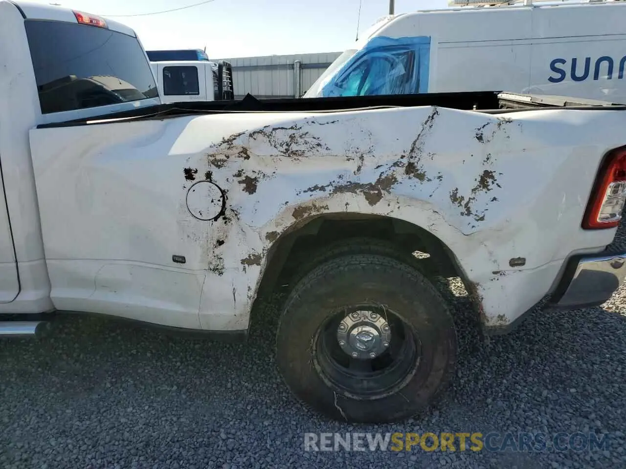 9 Photograph of a damaged car 3C63RRGL1MG690079 RAM 3500 2021