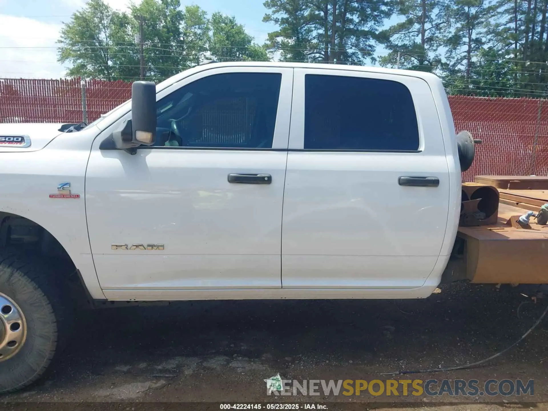 18 Photograph of a damaged car 3C63RRGL2MG566886 RAM 3500 2021