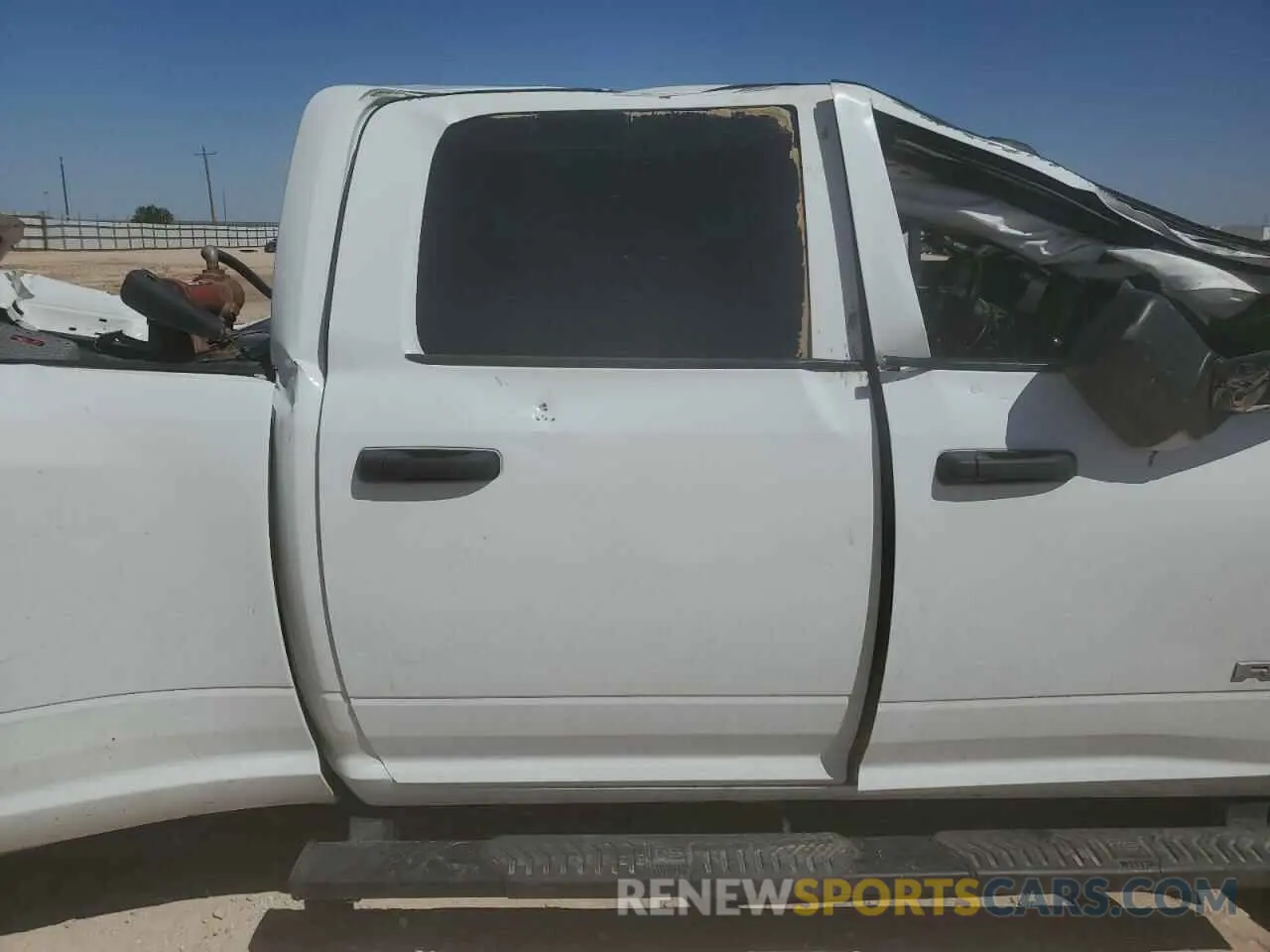 10 Photograph of a damaged car 3C63RRGL7MG588818 RAM 3500 2021