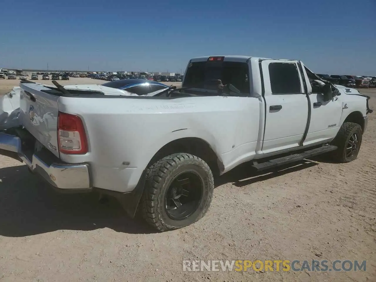 3 Photograph of a damaged car 3C63RRGL7MG588818 RAM 3500 2021
