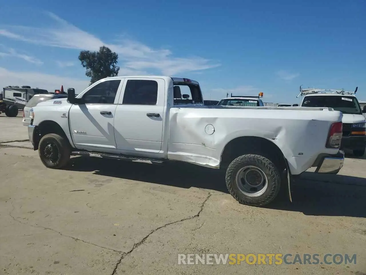 2 Photograph of a damaged car 3C63RRGL7MG588964 RAM 3500 2021