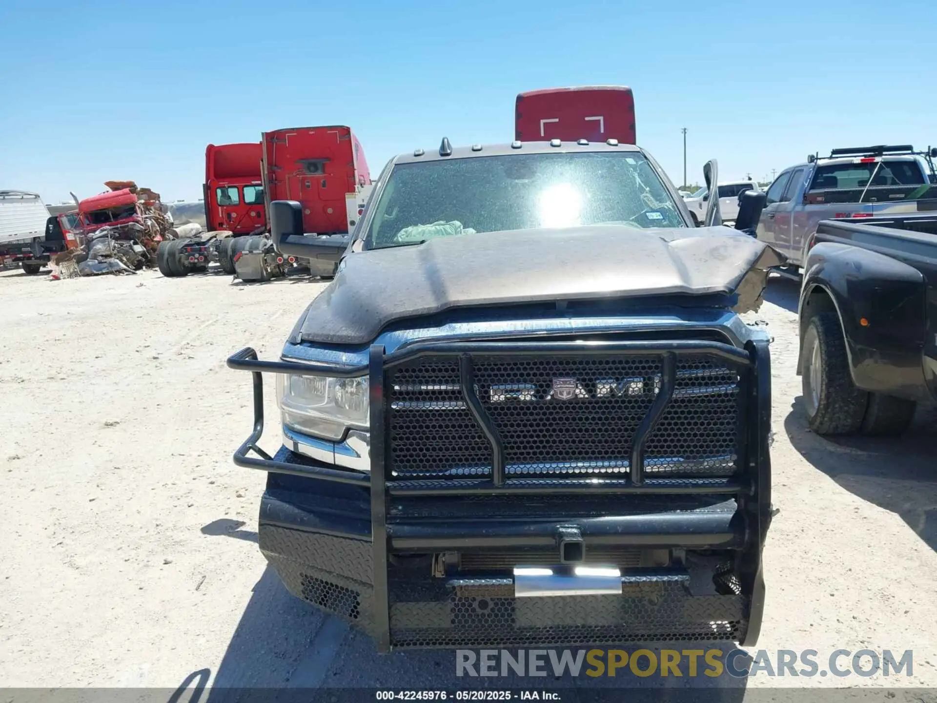 12 Photograph of a damaged car 3C63RRHL0MG527812 RAM 3500 2021