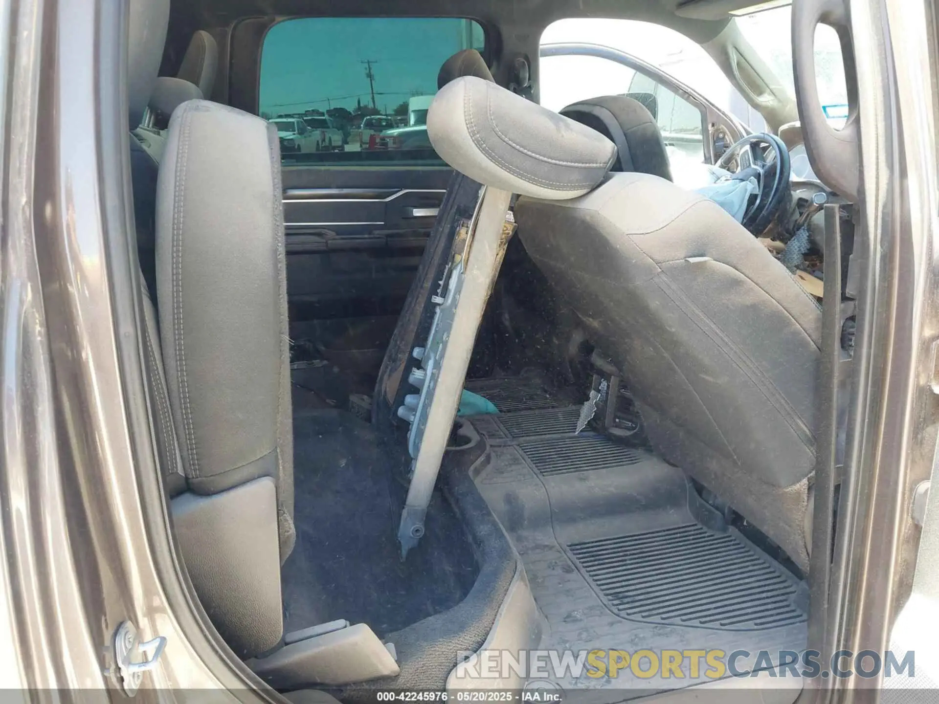 6 Photograph of a damaged car 3C63RRHL0MG527812 RAM 3500 2021