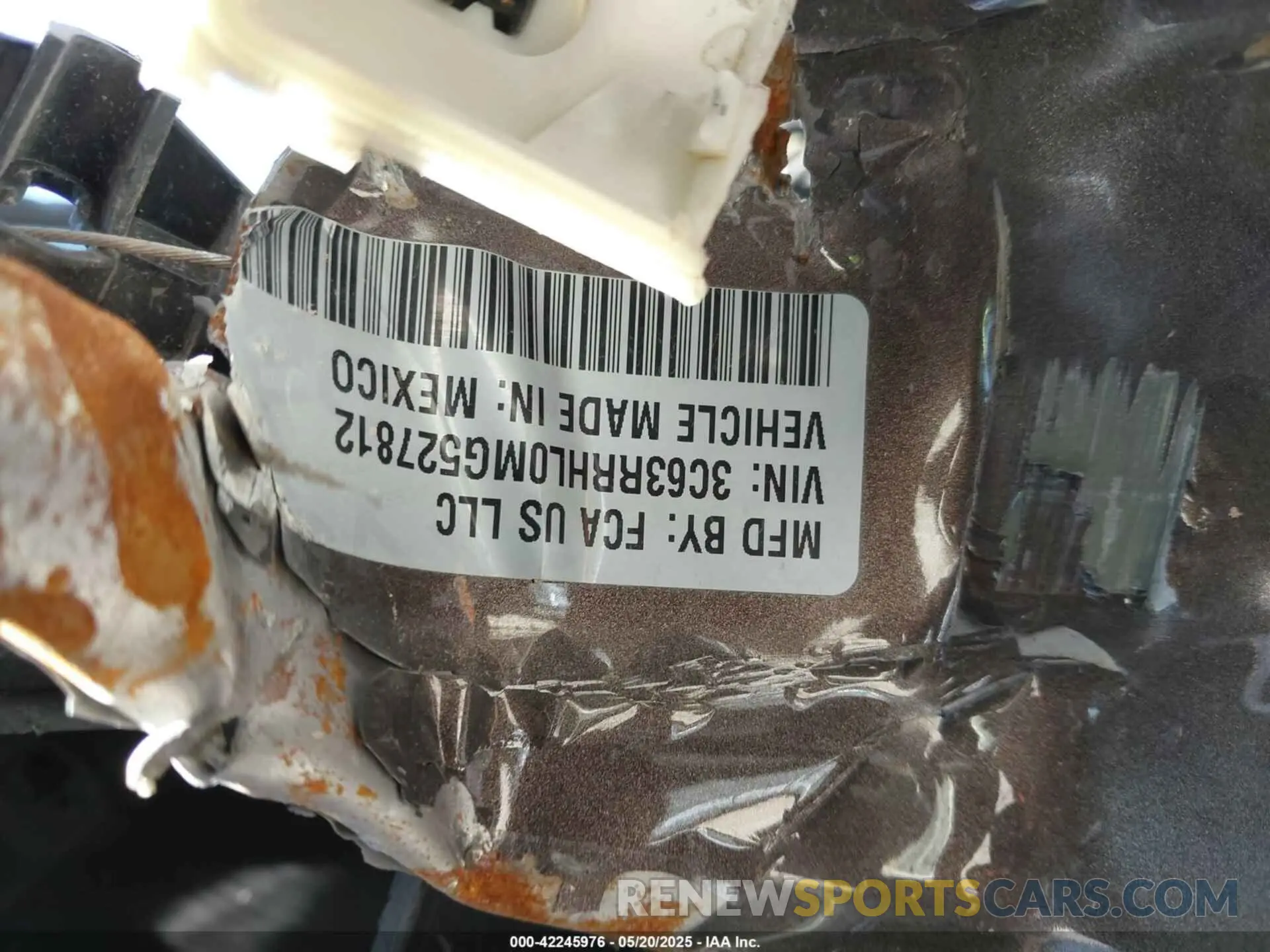 8 Photograph of a damaged car 3C63RRHL0MG527812 RAM 3500 2021