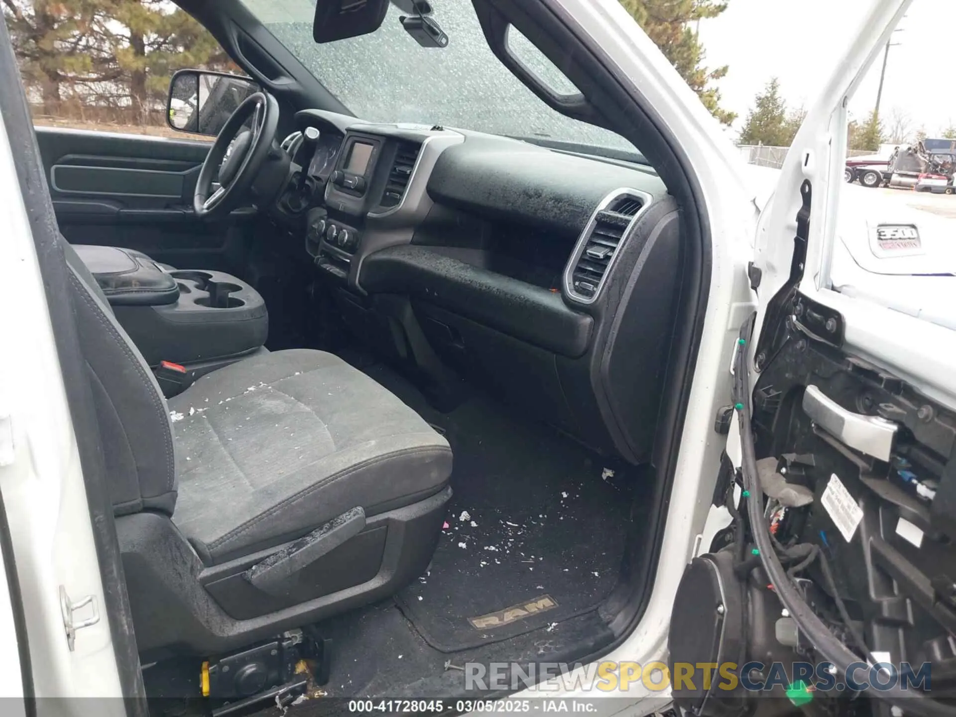 6 Photograph of a damaged car 3C63RRHL1MG640376 RAM 3500 2021