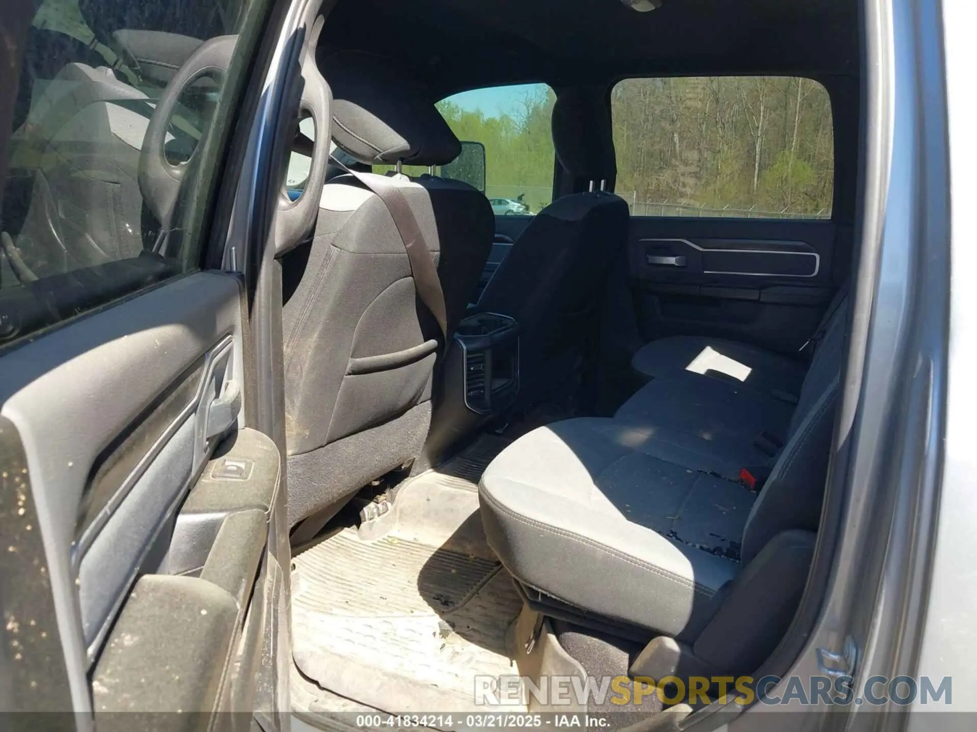 6 Photograph of a damaged car 3C63RRHL4MG649587 RAM 3500 2021