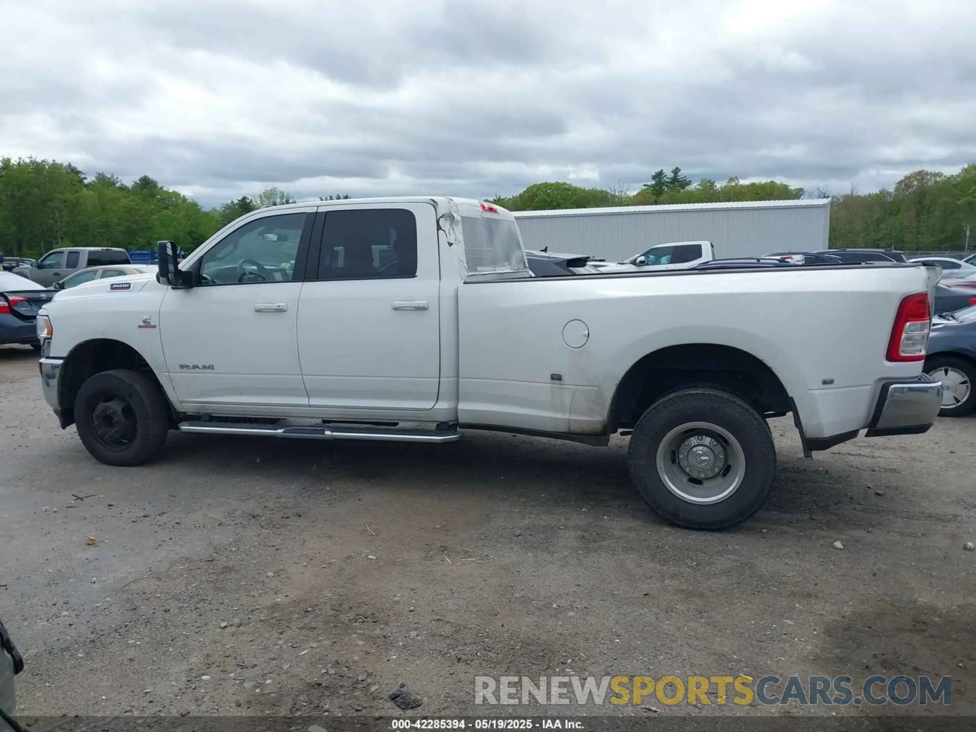 17 Photograph of a damaged car 3C63RRHL5MG527823 RAM 3500 2021