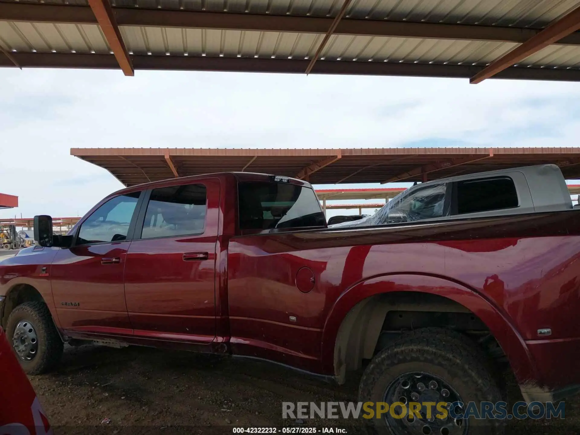 16 Photograph of a damaged car 3C63RRHLXMG550739 RAM 3500 2021